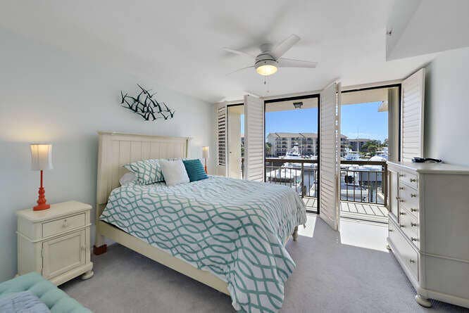 2601 Marina Isle Way Apt 303-small-013-0