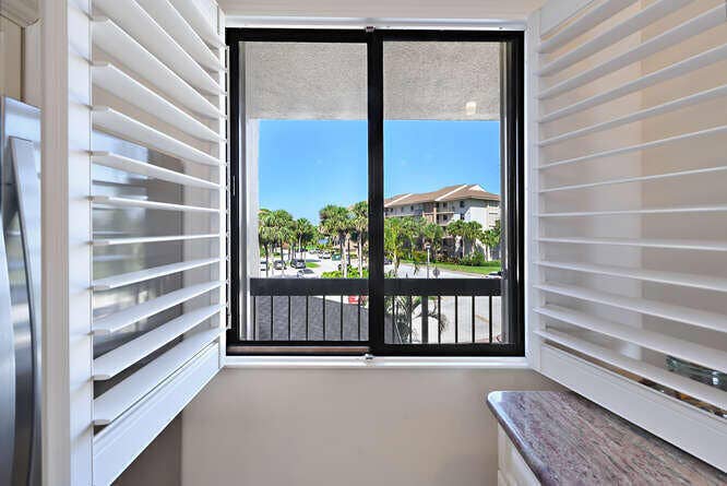 2601 Marina Isle Way Apt 303-small-007-0