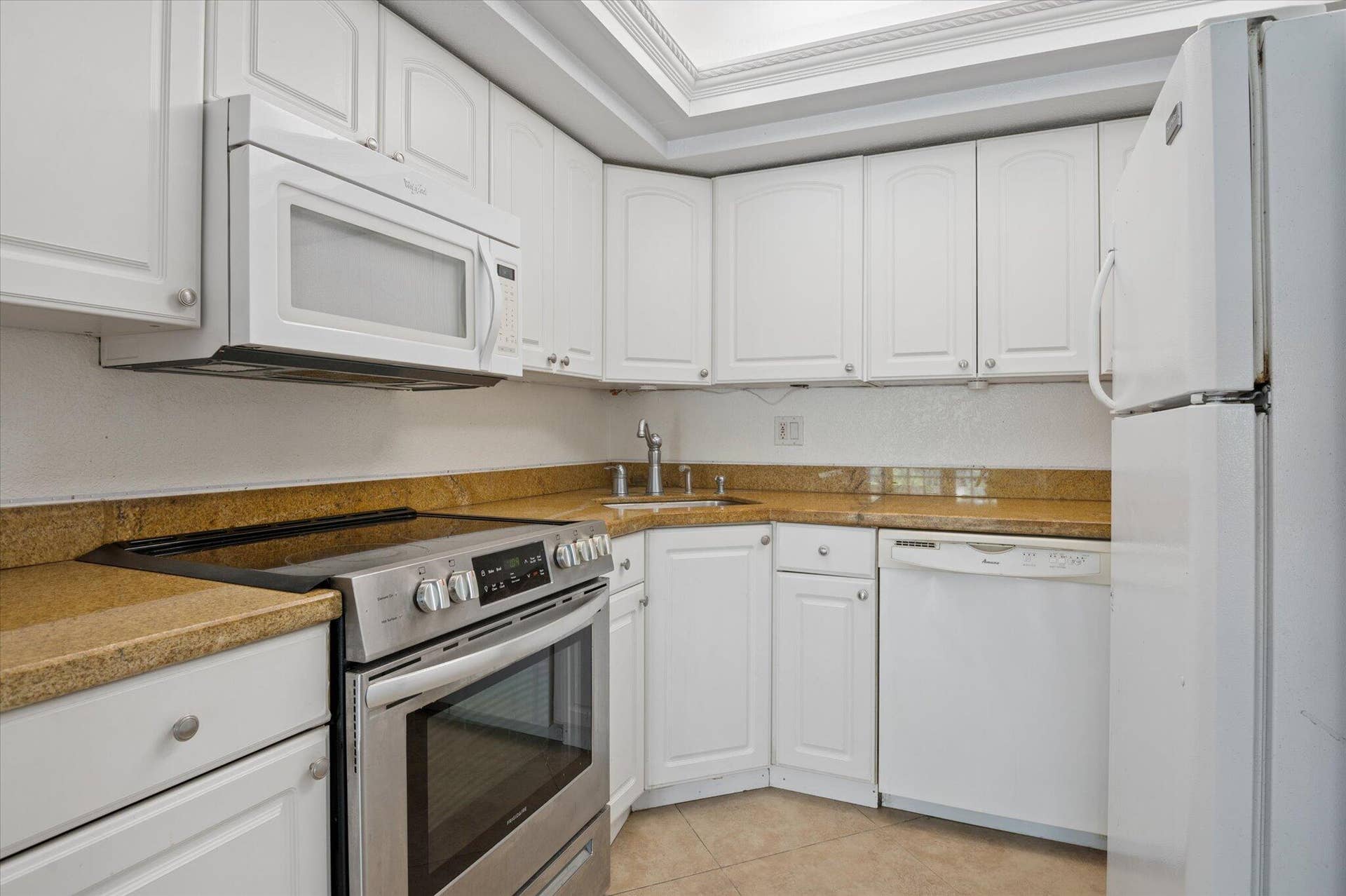 05-Carbonara-2420 SE 17th St #207C-5