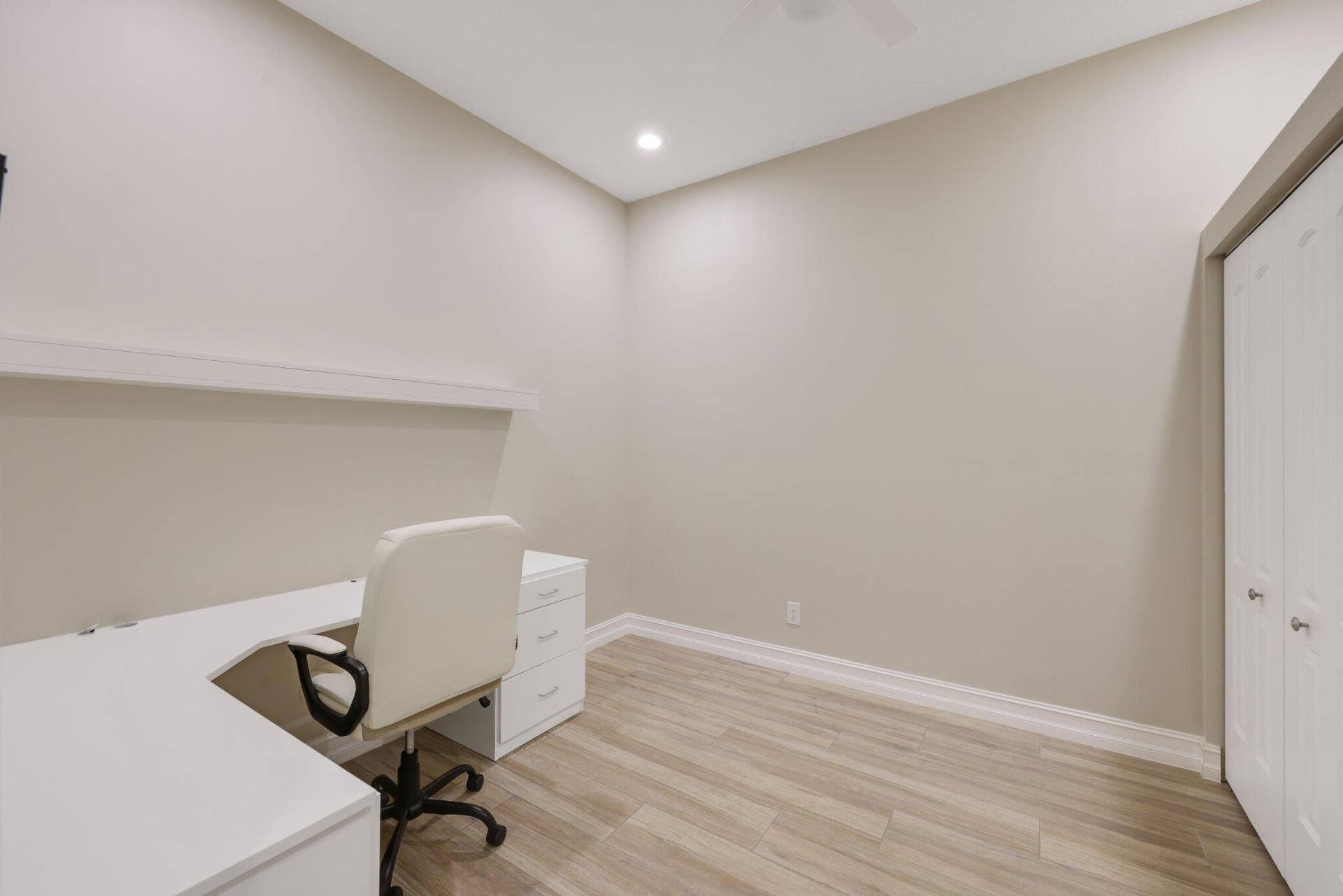 Bedroom #4 / Office