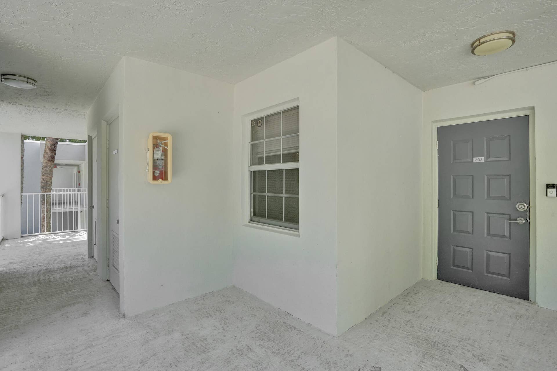 4200 Oaks Terrace, #203, Pompano Beach, FL 33069 DSC00934