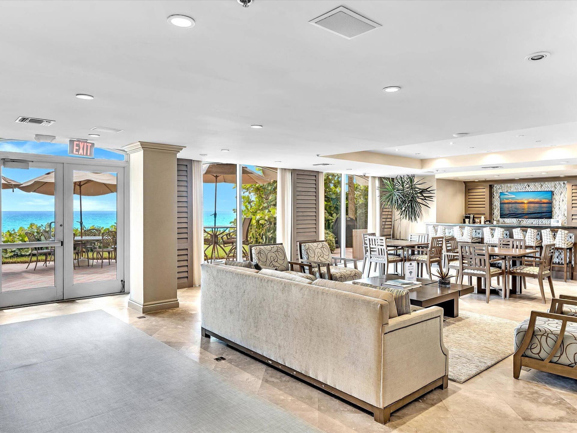 3720 S Ocean Boulevard, #207, Highland Beach, FL 33487 092-DSC00316