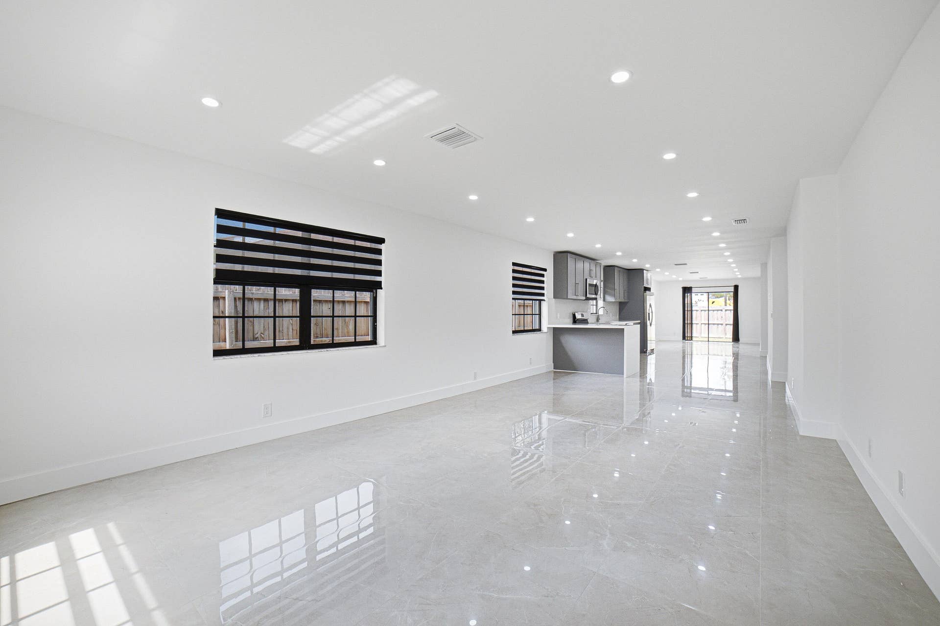 110 NW 6th Avenue, Dania Beach, FL 33004 Living area