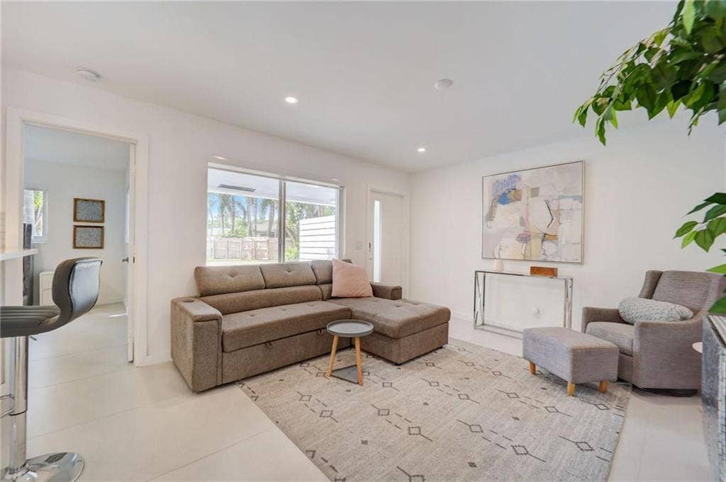 50 NE 30th Court, #1-2, Wilton Manors, FL 33334 GetMedia (13)