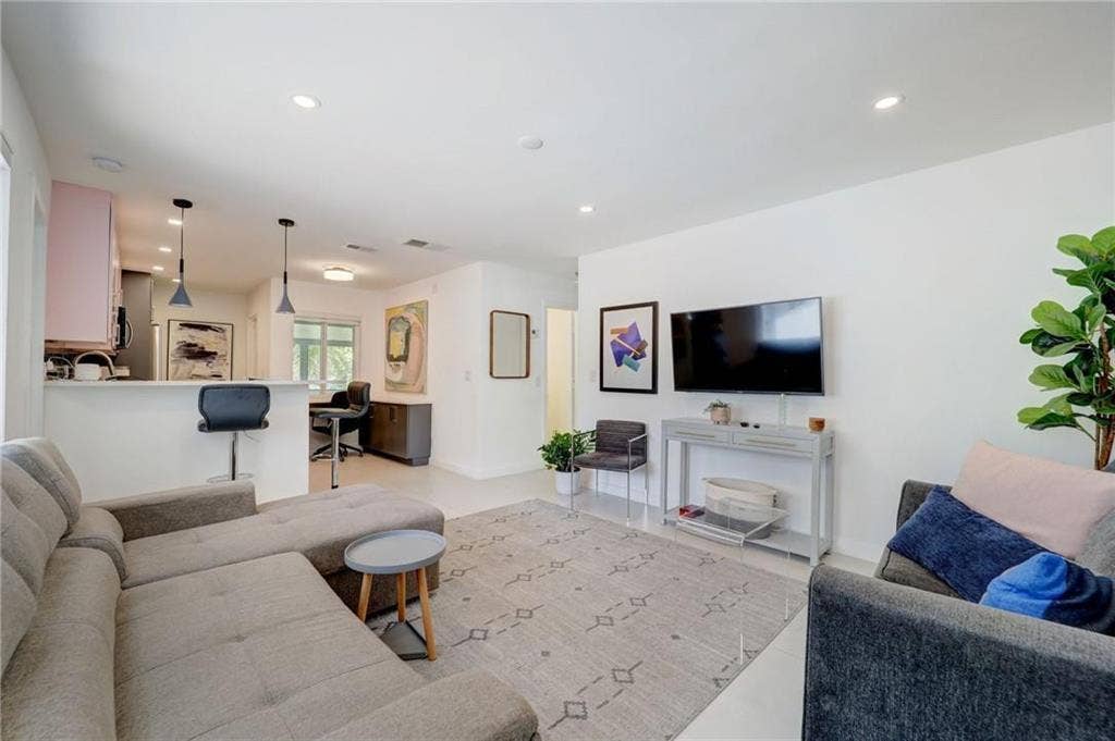 50 NE 30th Court, #1-2, Wilton Manors, FL 33334 GetMedia (15)
