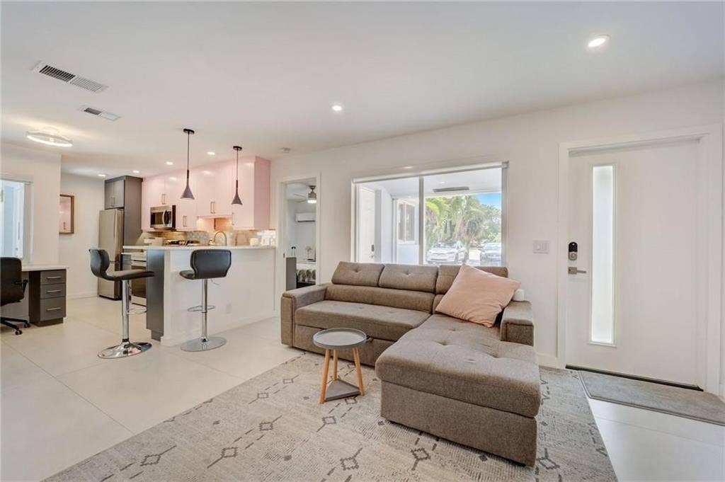 50 NE 30th Court, #1-2, Wilton Manors, FL 33334 GetMedia (11)