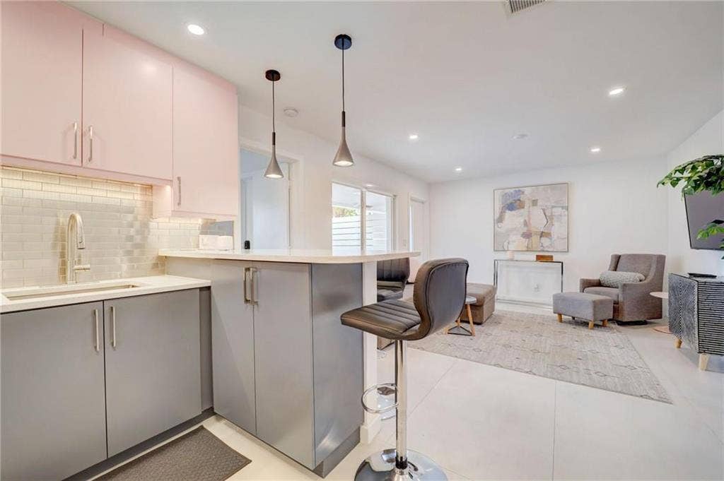 50 NE 30th Court, #1-2, Wilton Manors, FL 33334 GetMedia (22)