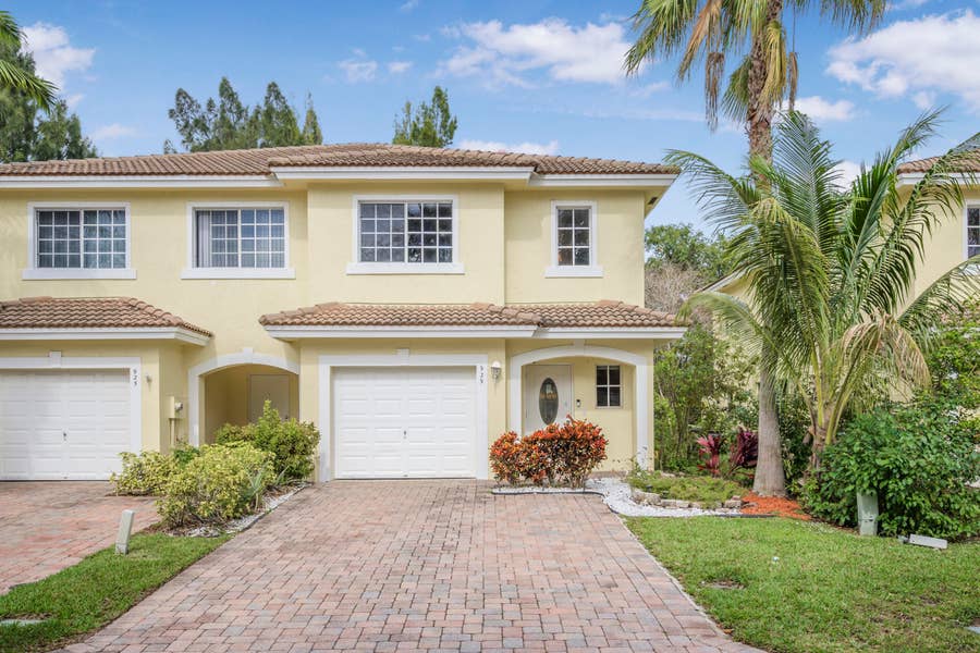 Property photo for 929 Imperial Lake Road, West Palm Beach, FL