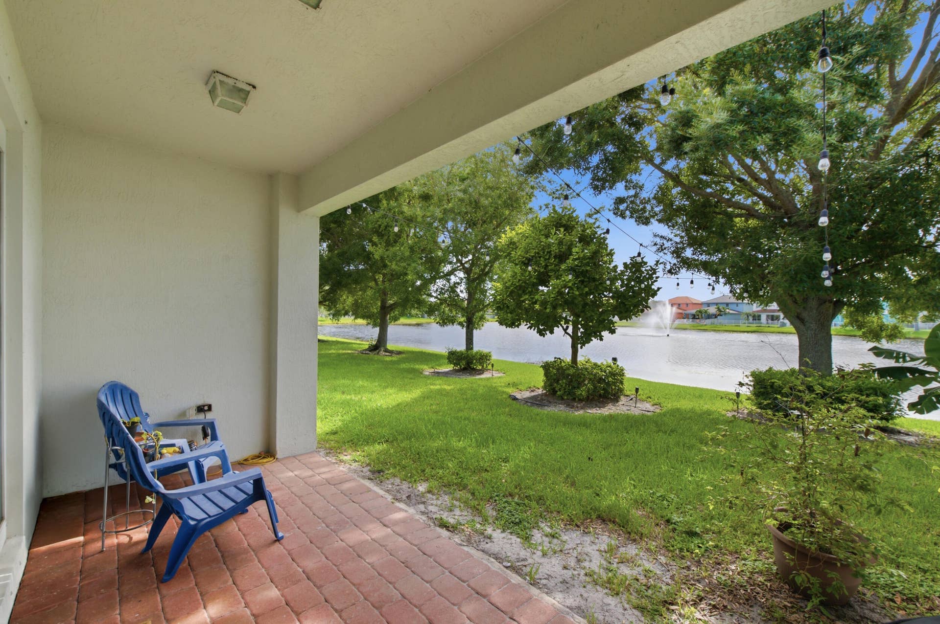 732 Belle Grove Lane, West Palm Beach, FL 33411 Porch