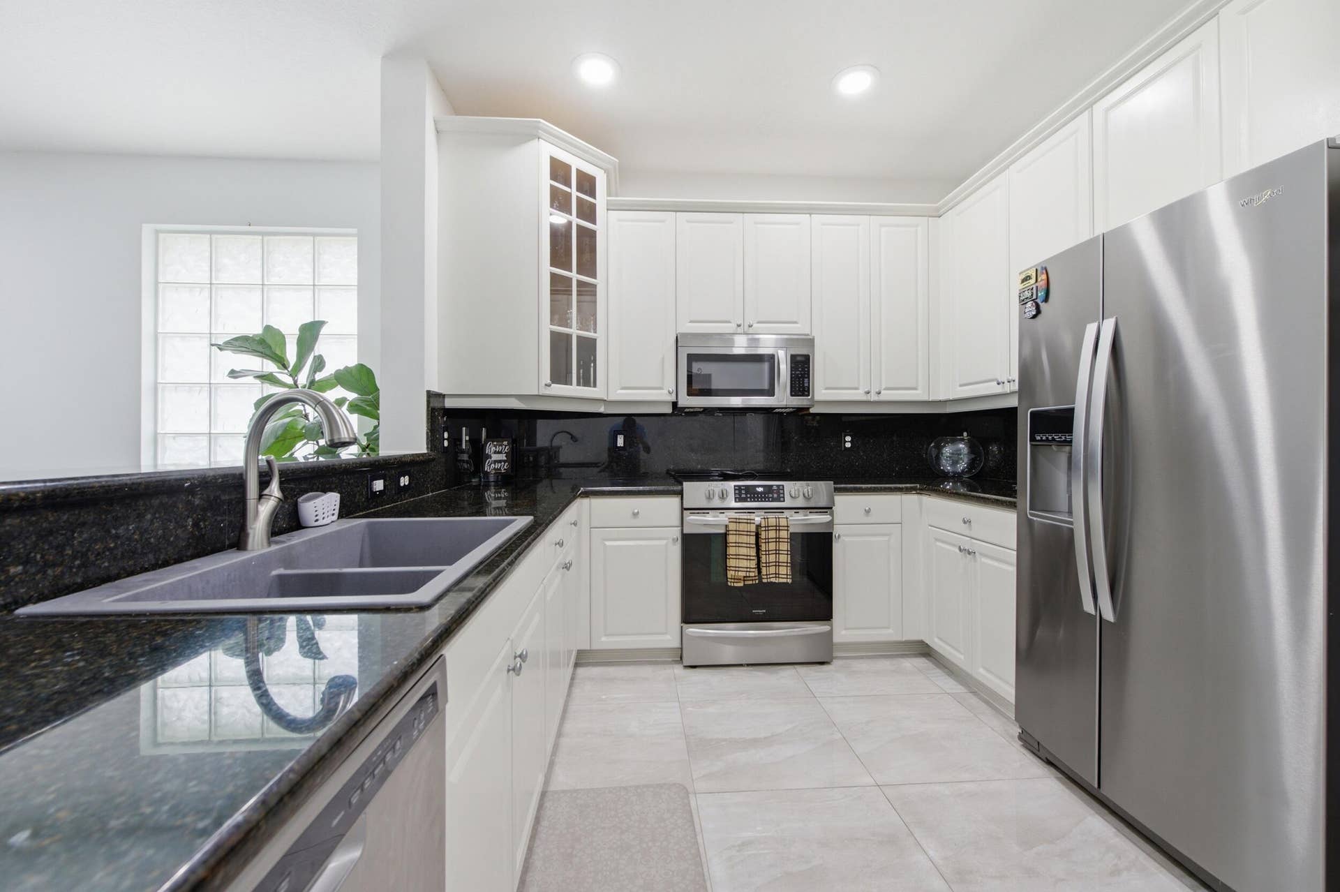 732 Belle Grove Lane, West Palm Beach, FL 33411 Kitchen