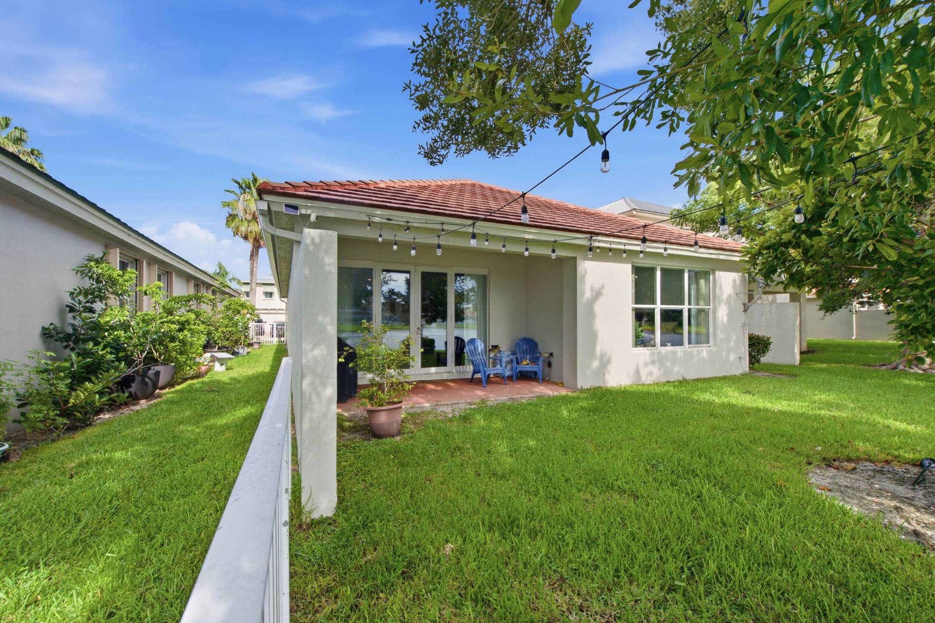 732 Belle Grove Lane, West Palm Beach, FL 33411 Yard