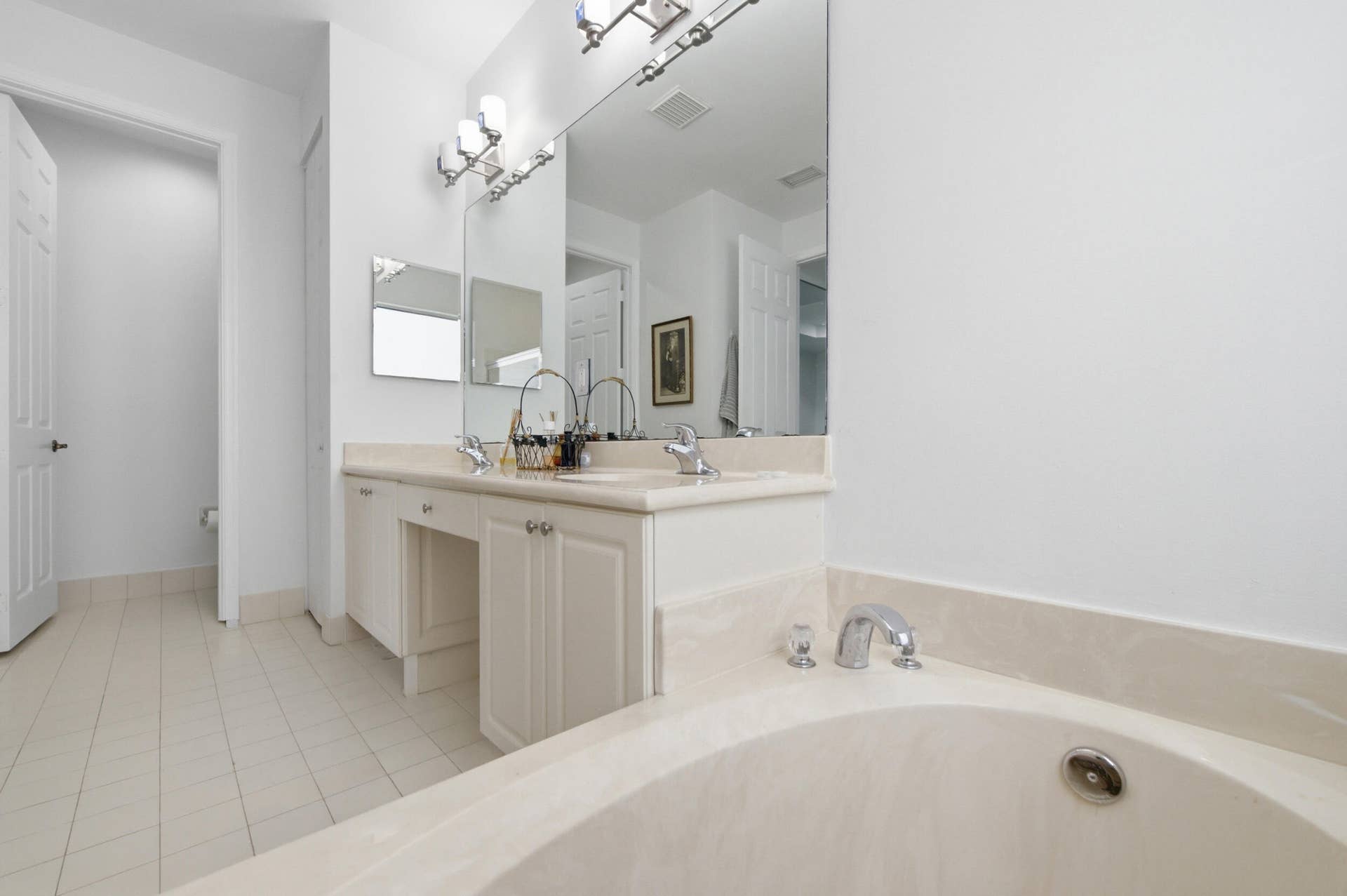 732 Belle Grove Lane, West Palm Beach, FL 33411 Bathroom
