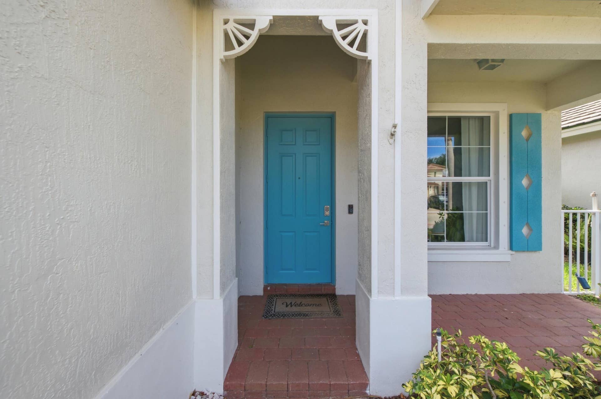 732 Belle Grove Lane, West Palm Beach, FL 33411 Entrance