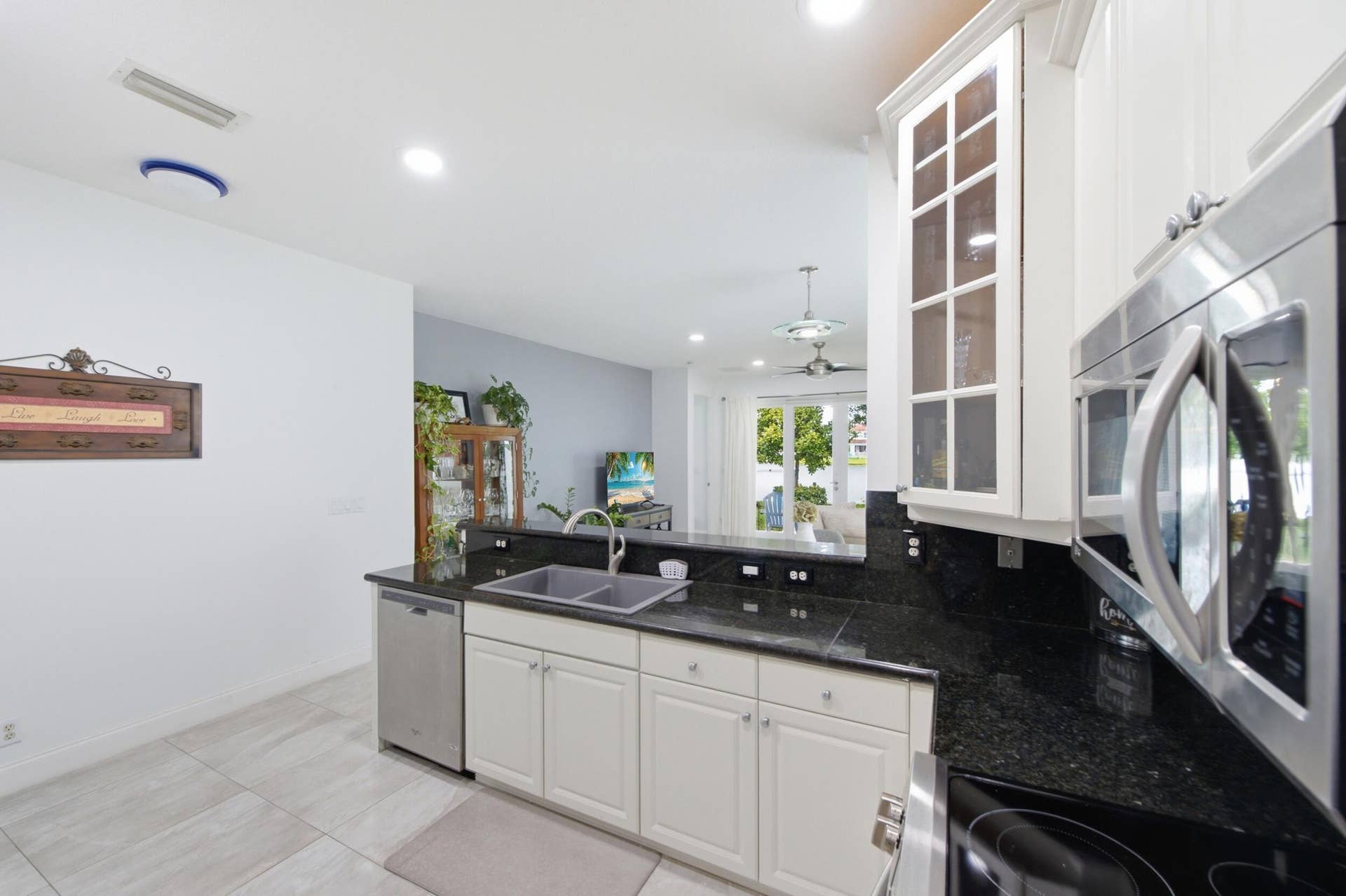 732 Belle Grove Lane, West Palm Beach, FL 33411 Kitchen