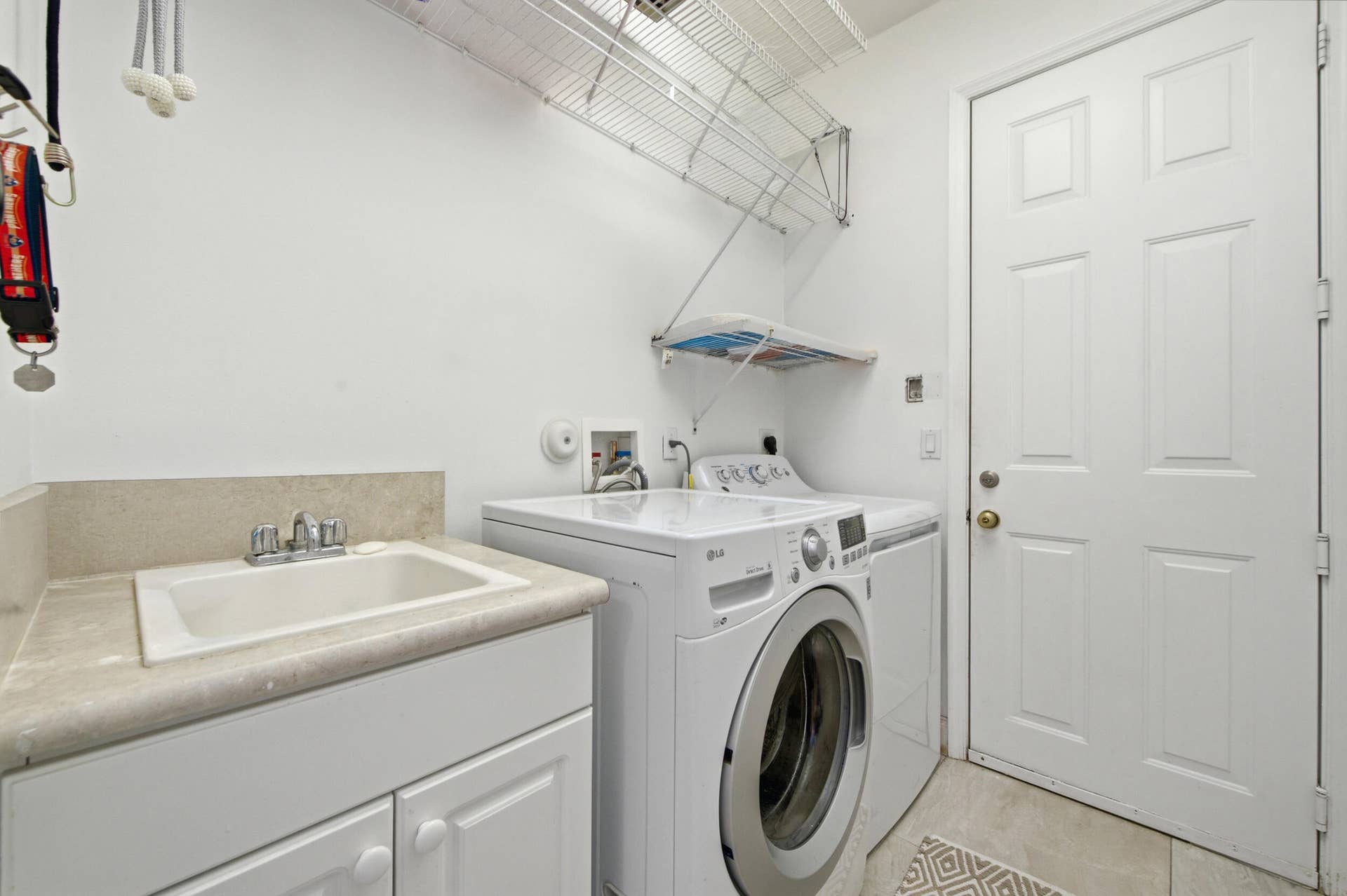 732 Belle Grove Lane, West Palm Beach, FL 33411 Laundry