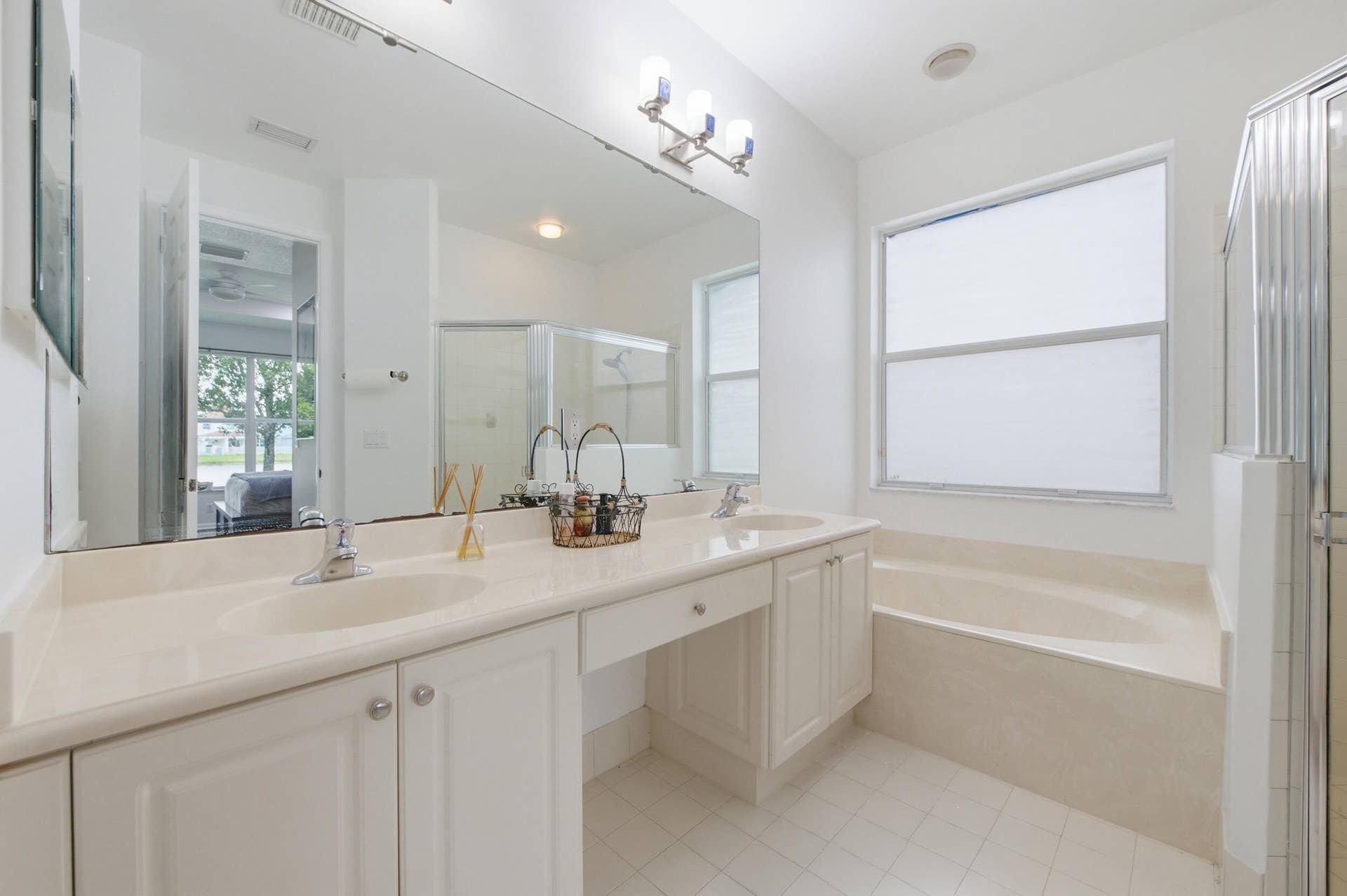 732 Belle Grove Lane, West Palm Beach, FL 33411 Bathroom