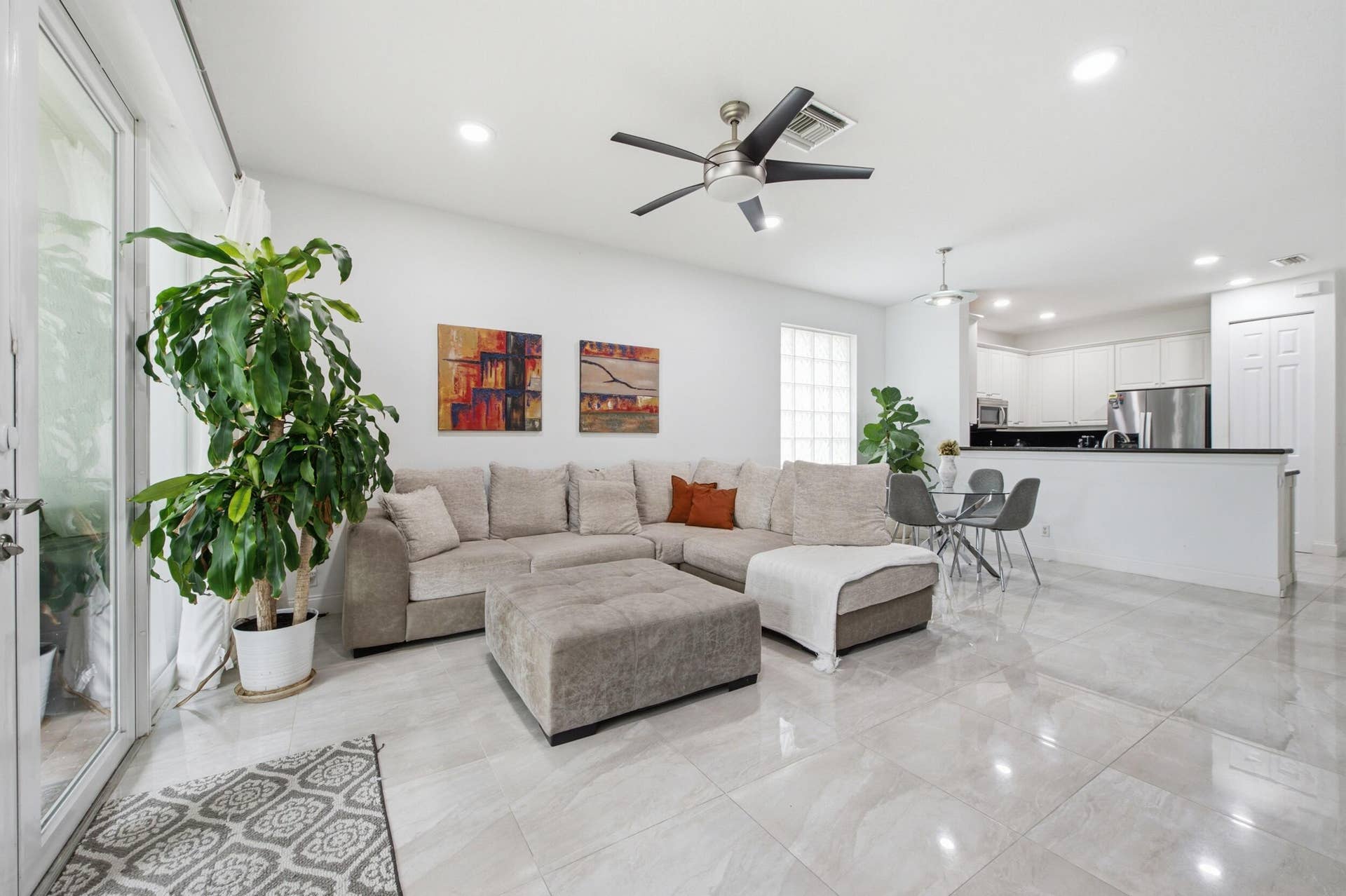 732 Belle Grove Lane, West Palm Beach, FL 33411 Living room