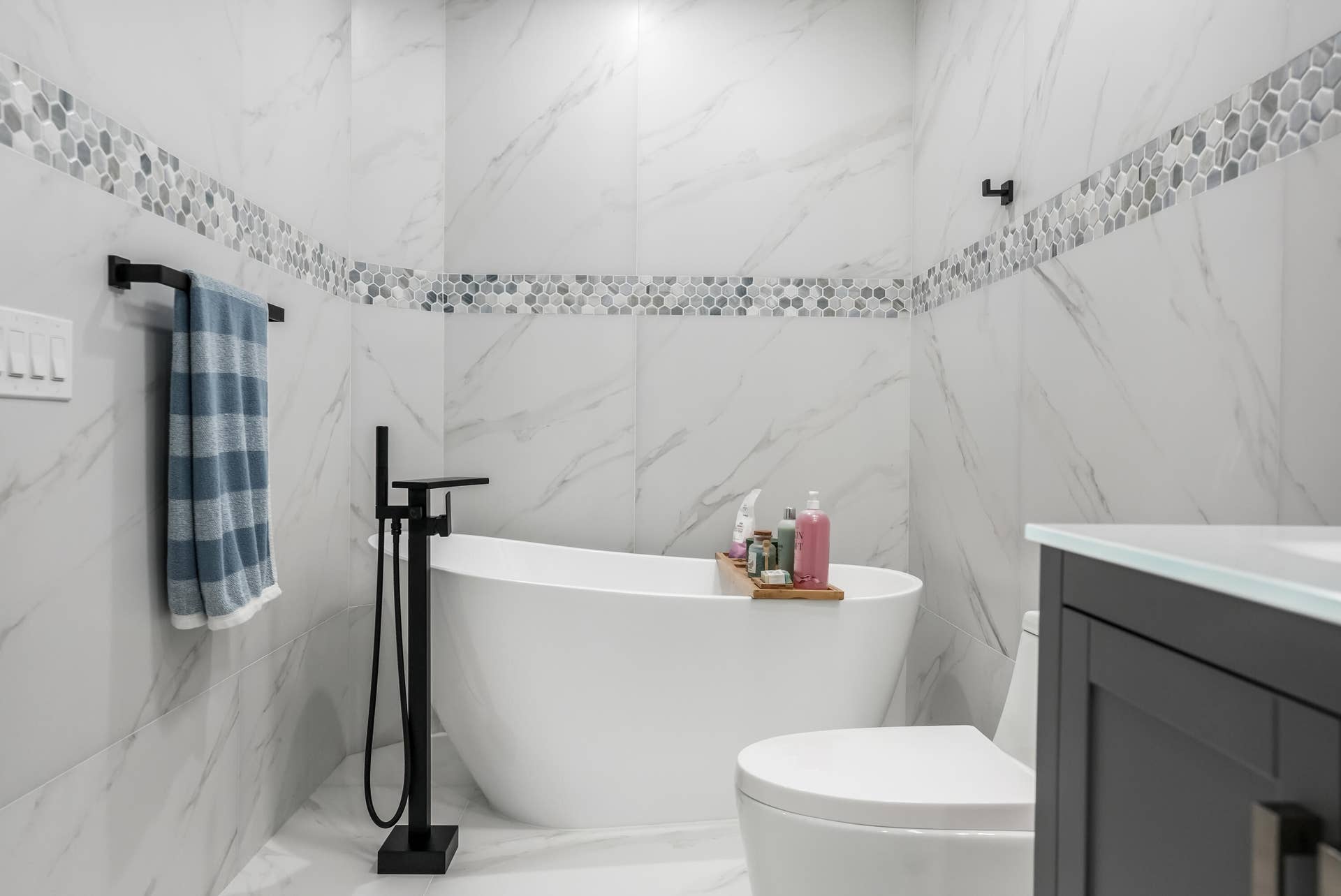 2609 NE 14th Avenue, #114, Wilton Manors, FL 33334 Primary bathoom