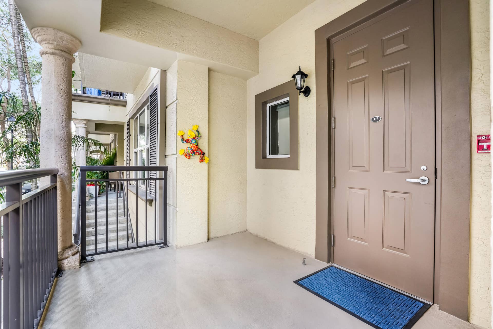 2609 NE 14th Avenue, #114, Wilton Manors, FL 33334 Front porch