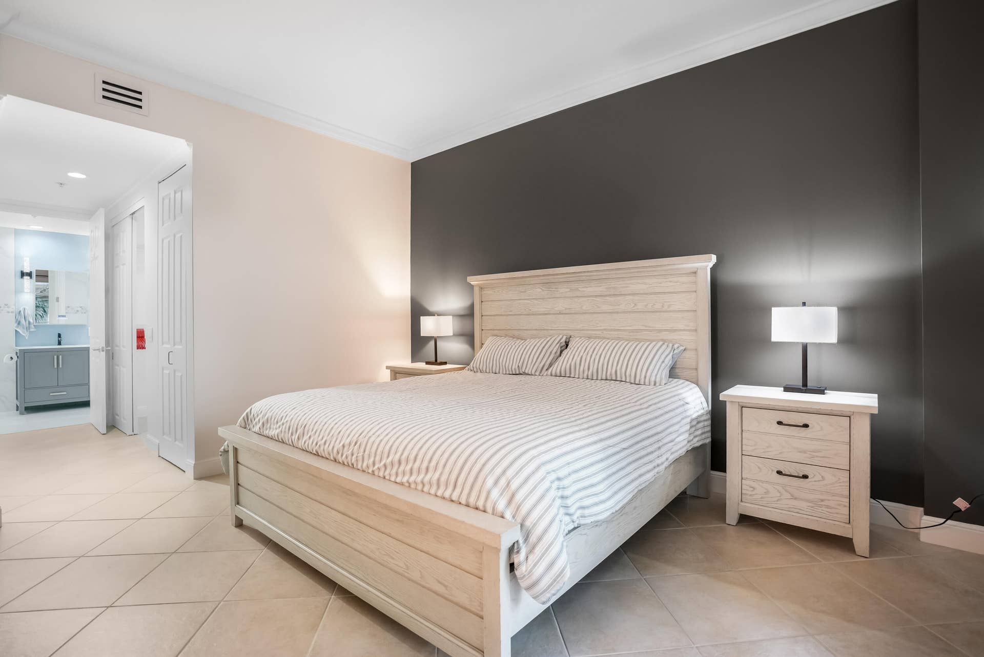 2609 NE 14th Avenue, #114, Wilton Manors, FL 33334 Primary bedroom