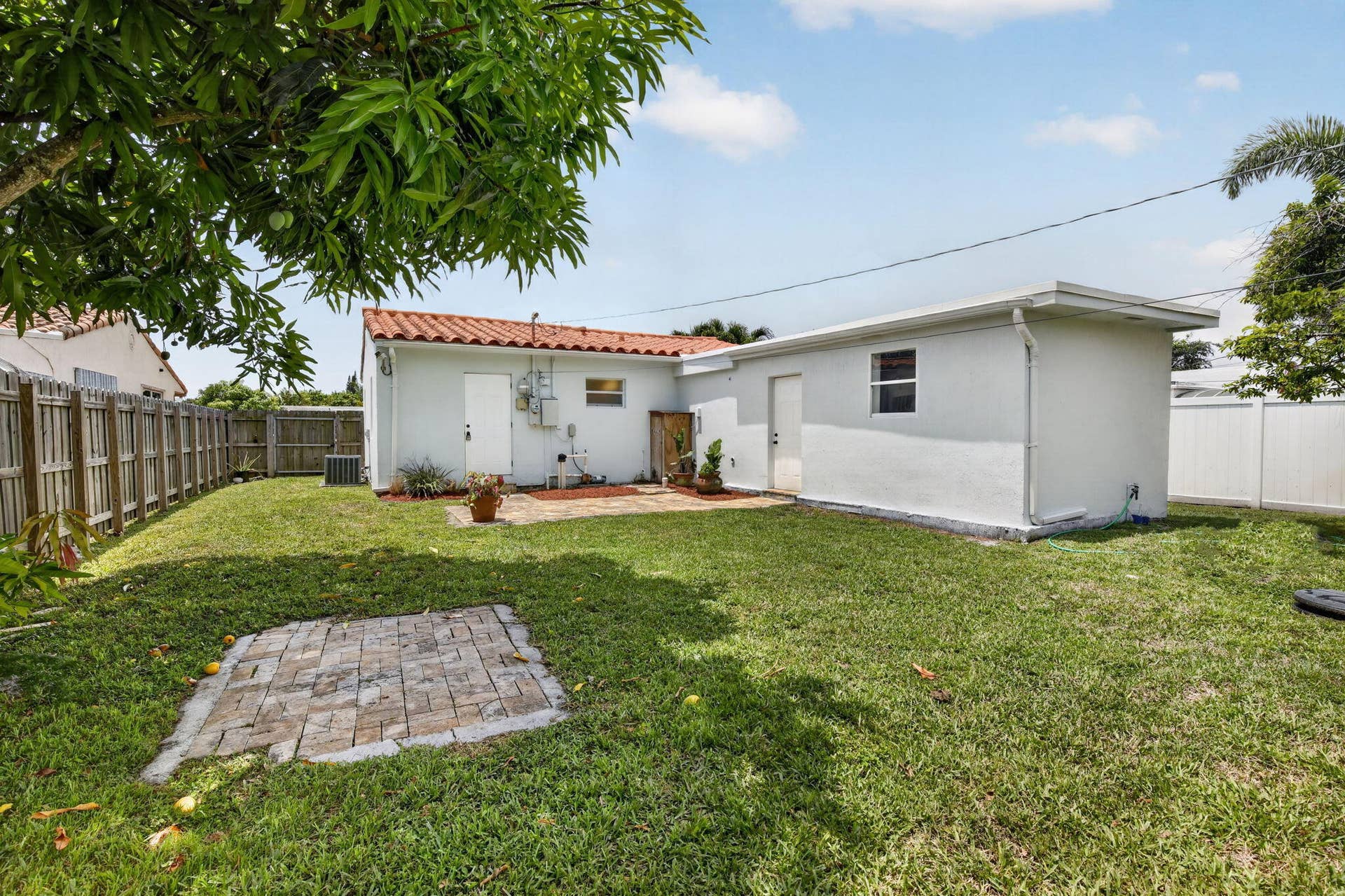2427 Harding Street, Hollywood, FL 33020 32-web-or-mls-_A7A1301