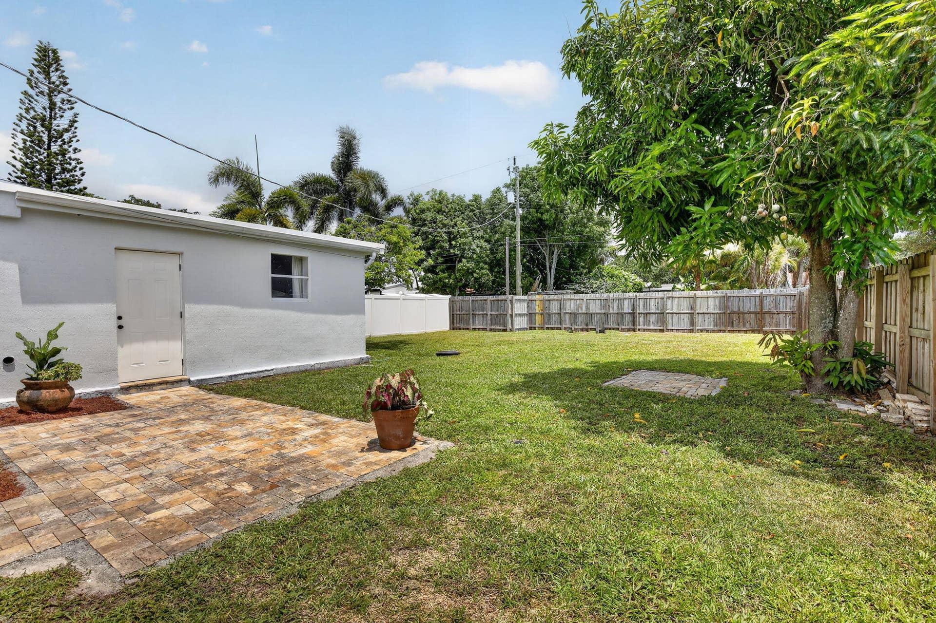 2427 Harding Street, Hollywood, FL 33020 29-web-or-mls-_A7A1288