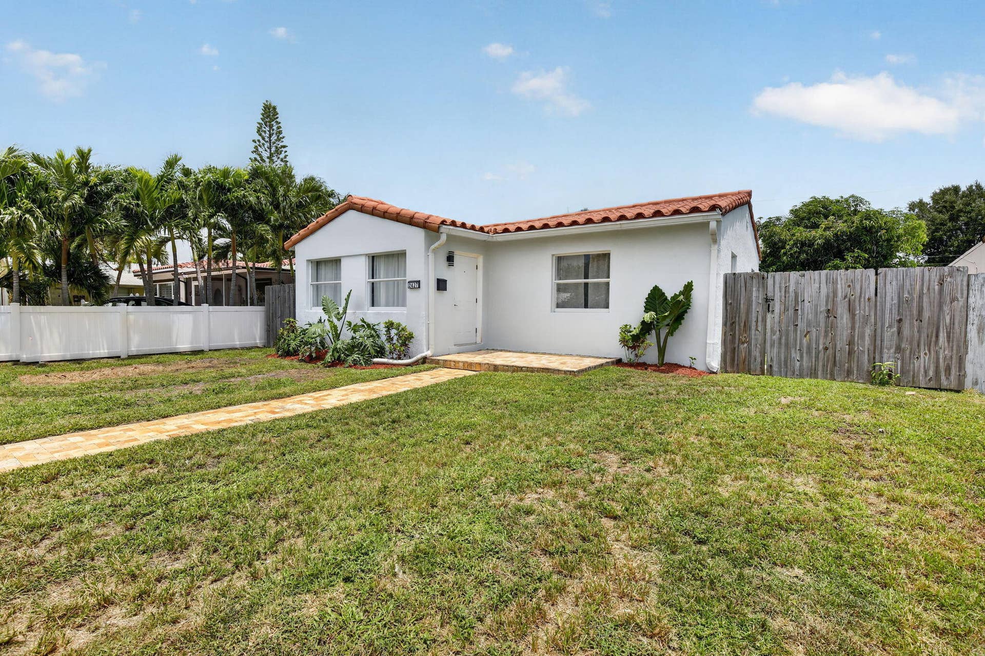 2427 Harding Street, Hollywood, FL 33020 3-web-or-mls-_A7A1473