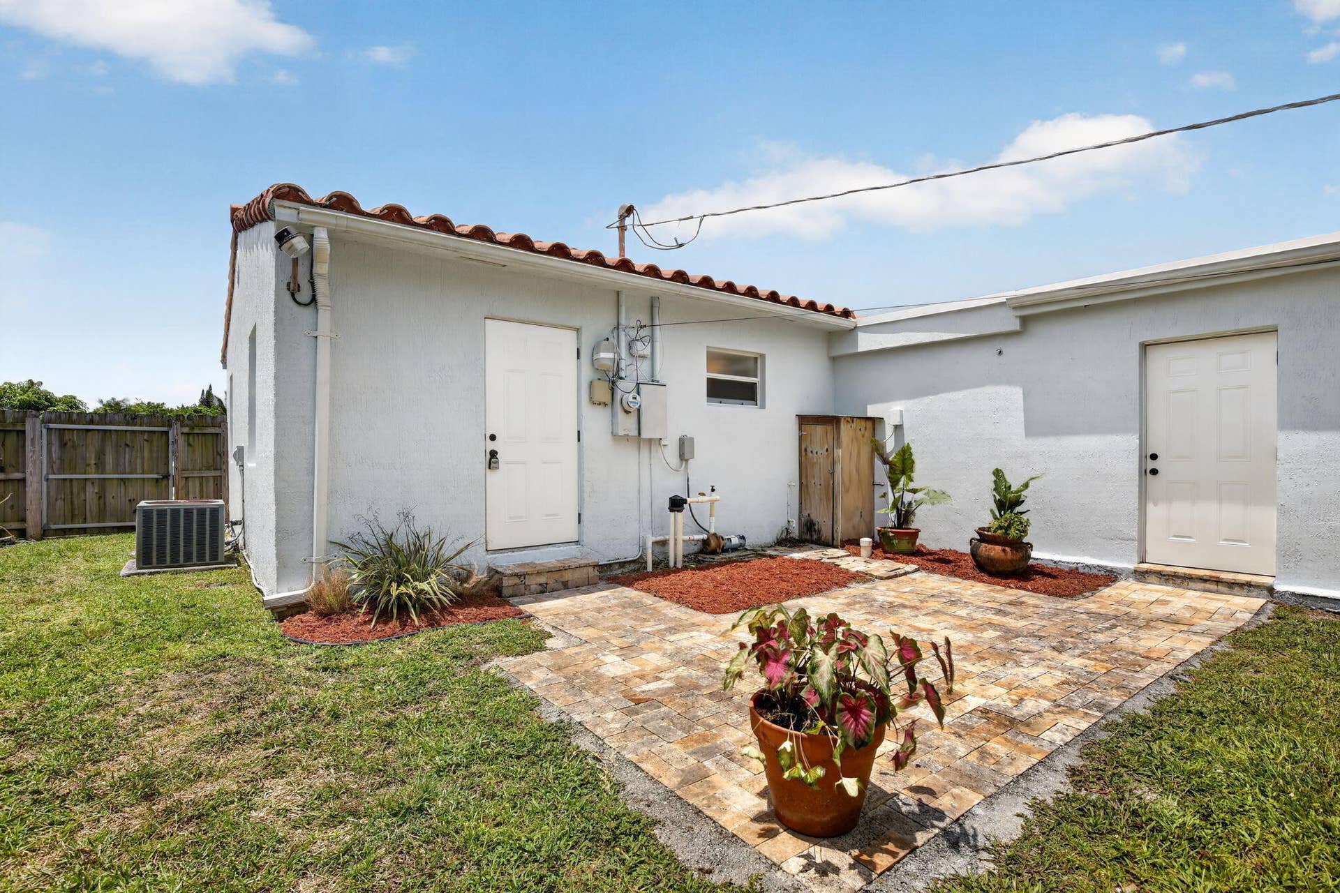 2427 Harding Street, Hollywood, FL 33020 30-web-or-mls-_A7A1291