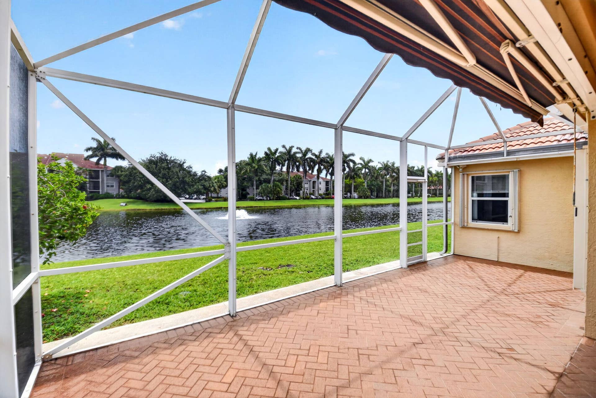 8021 Via Hacienda, Riviera Beach, FL 33418 46-web-or-mls-DSC_2800