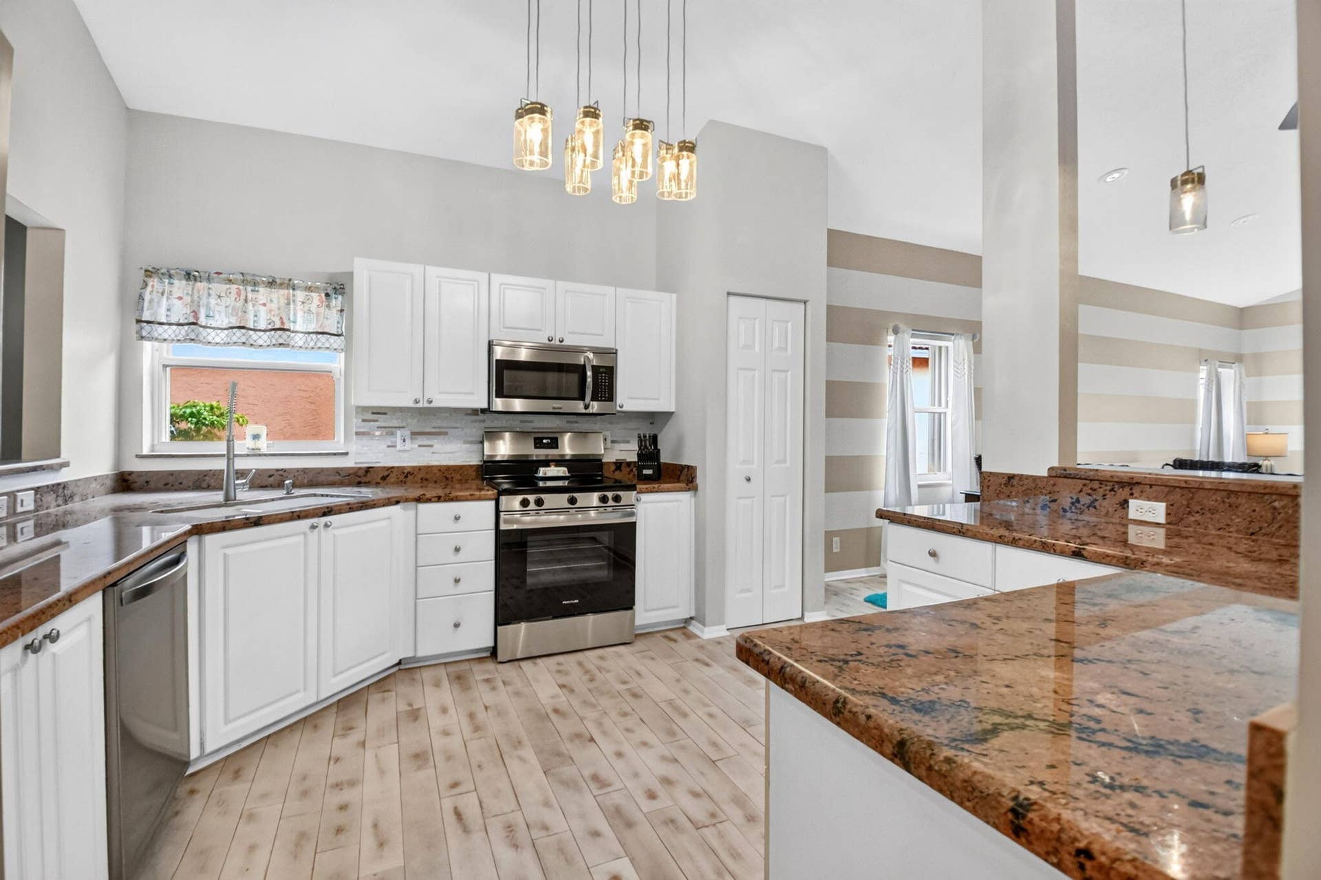 8021 Via Hacienda, Riviera Beach, FL 33418 12-web-or-mls-DSC_2631