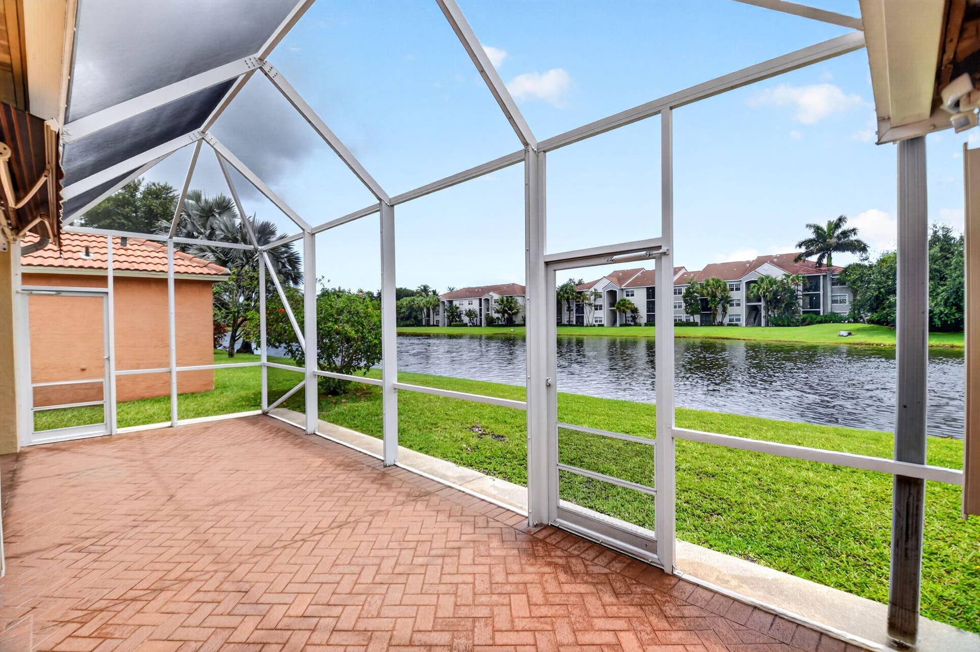 8021 Via Hacienda, Riviera Beach, FL 33418 48-web-or-mls-DSC_2809