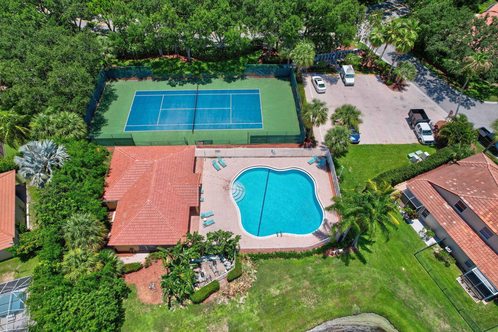 8021 Via Hacienda, Riviera Beach, FL 33418 Jardin rec area