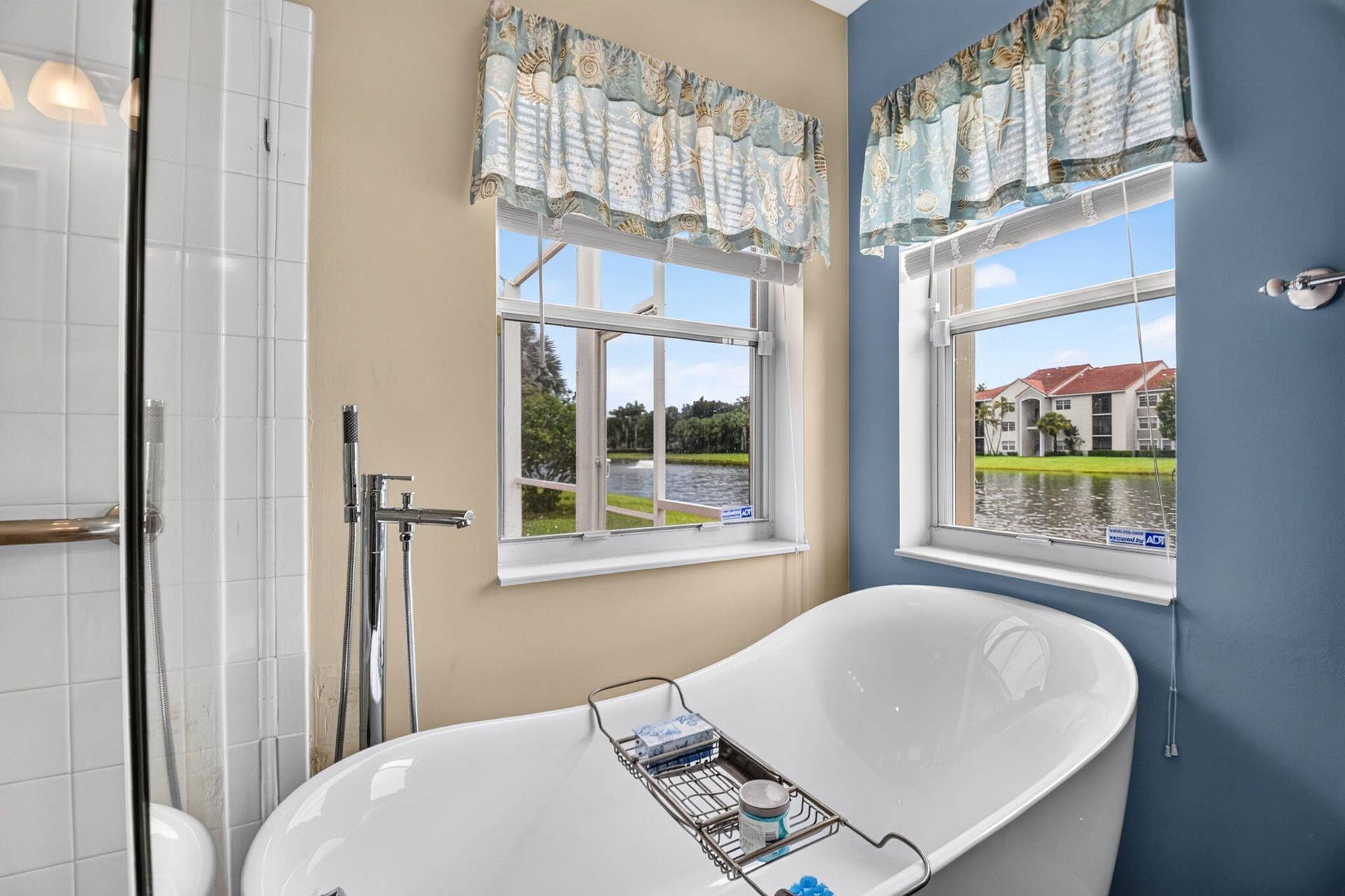 8021 Via Hacienda, Riviera Beach, FL 33418 32-web-or-mls-DSC_2735