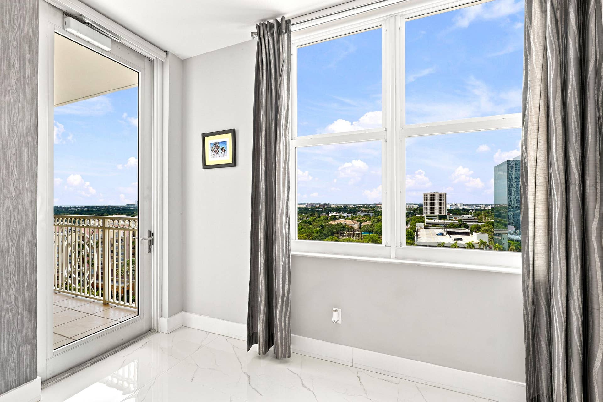 511 SE 5 Avenue, #1208, Fort Lauderdale, FL 33301 018_00018_300