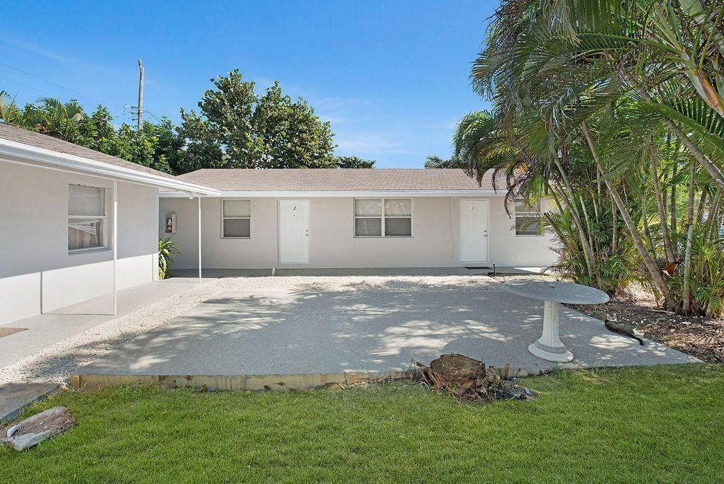 1883 Smith Drive, #2, North Palm Beach, FL 33408 smith 1