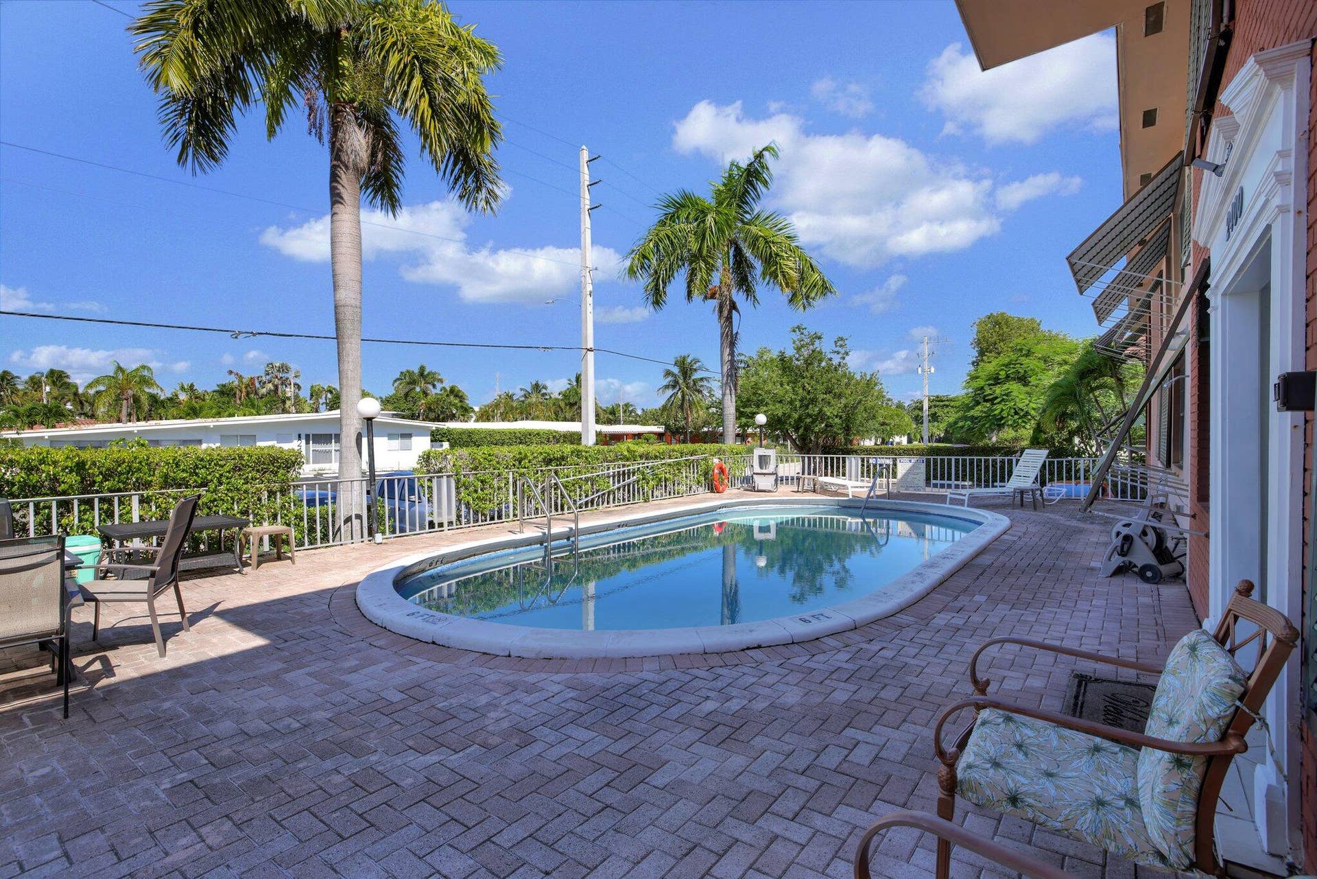 2400 NE 33rd Avenue, #211, Fort Lauderdale, FL 33305 32-web-or-mls-699A5352