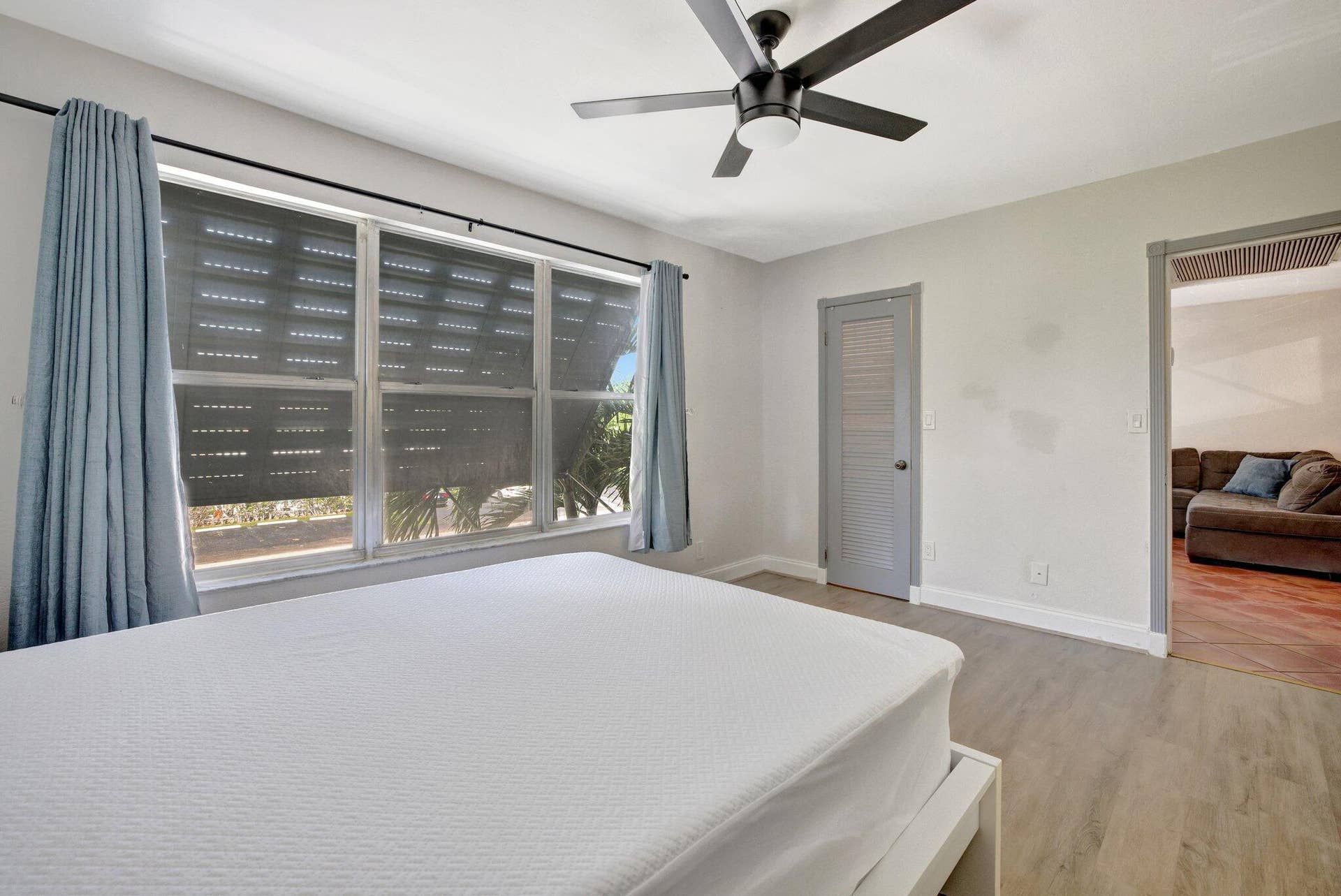 2400 NE 33rd Avenue, #211, Fort Lauderdale, FL 33305 21-web-or-mls-699A5282