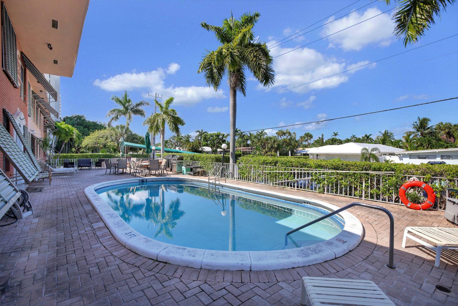 2400 NE 33rd Avenue, #211, Fort Lauderdale, FL 33305 34-web-or-mls-699A5362