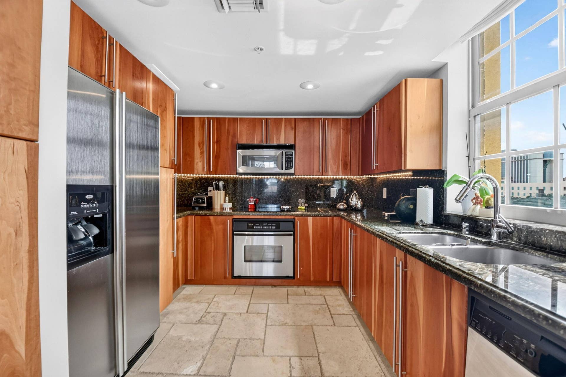 610 Clematis Street, #424, West Palm Beach, FL 33401 28-web-or-mls-DSC_2539