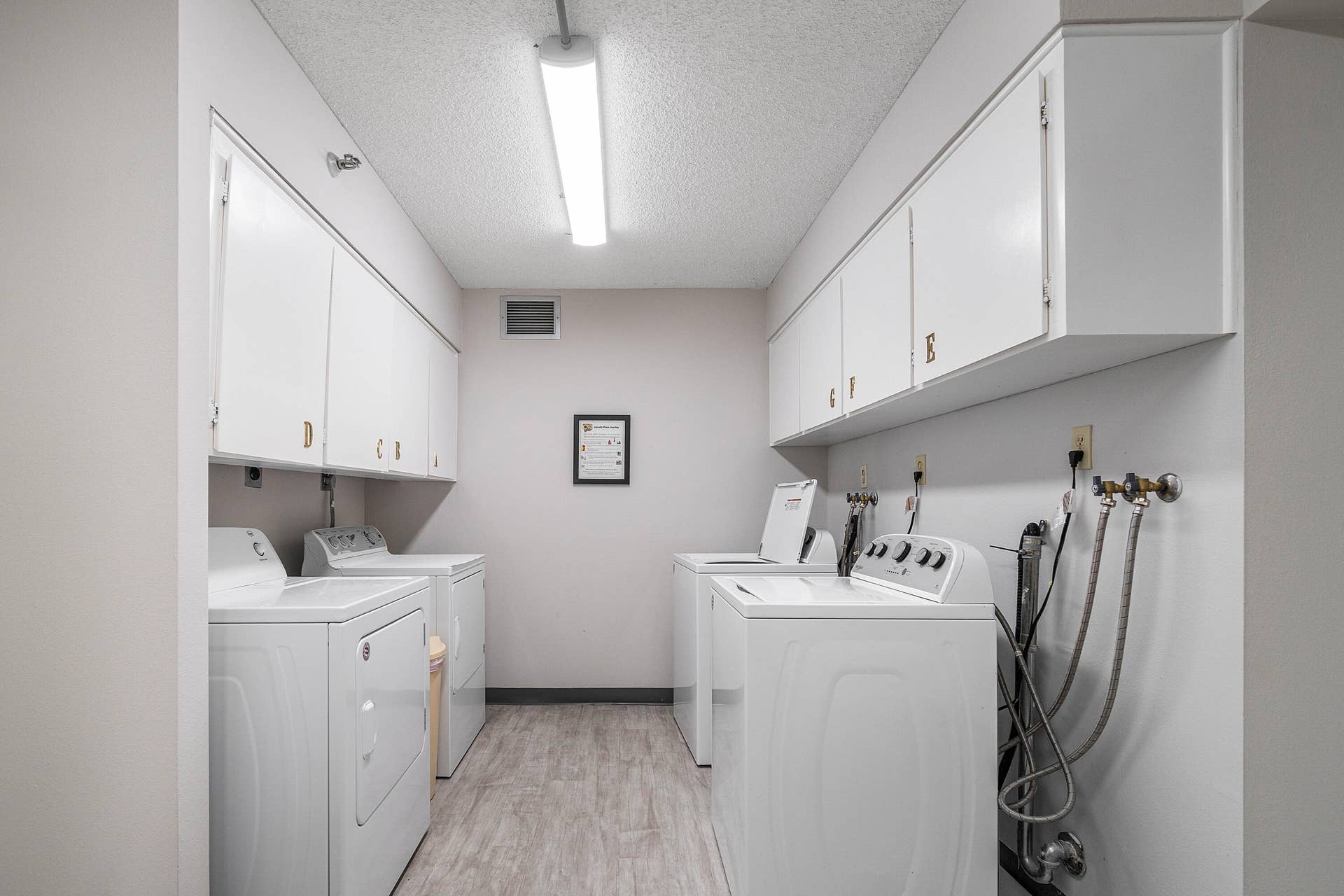 5380 N Ocean Drive N, #5g, Riviera Beach, FL 33404 Laundry