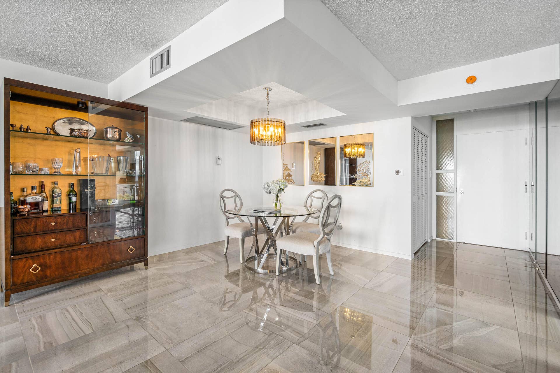 5380 N Ocean Drive N, #5g, Riviera Beach, FL 33404 Dining Room