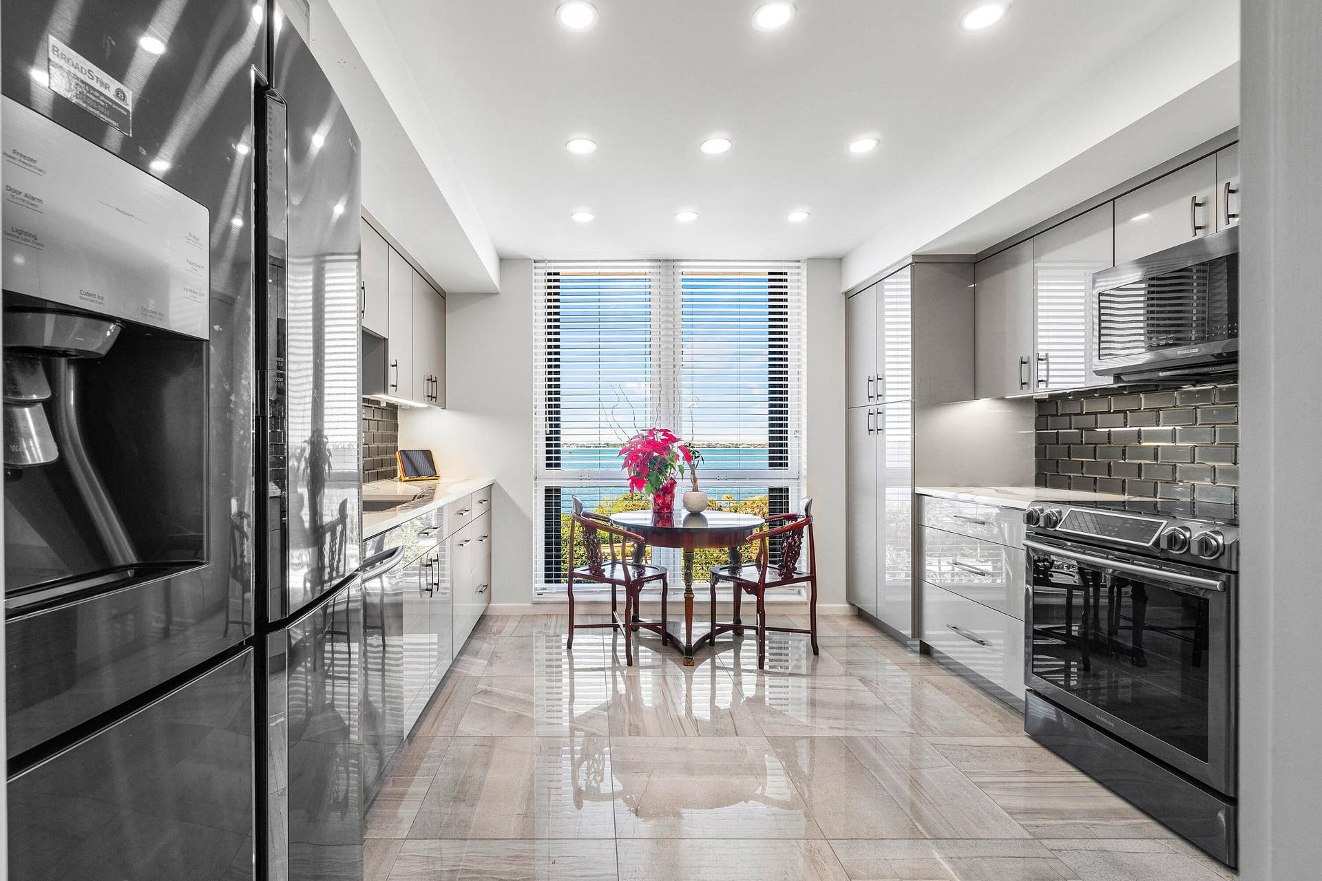 5380 N Ocean Drive N, #5g, Riviera Beach, FL 33404 Eat in Kitchen