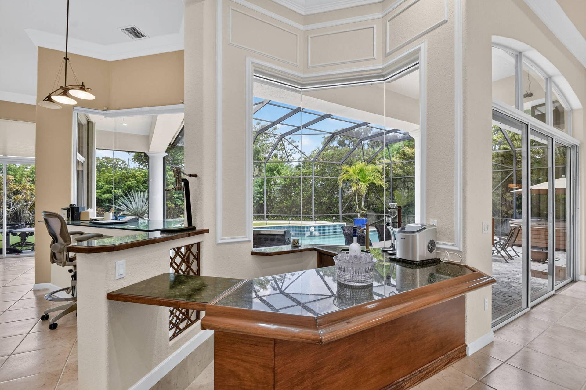 4936 Exeter Estate Lane, Lake Worth, FL 33449 Bar
