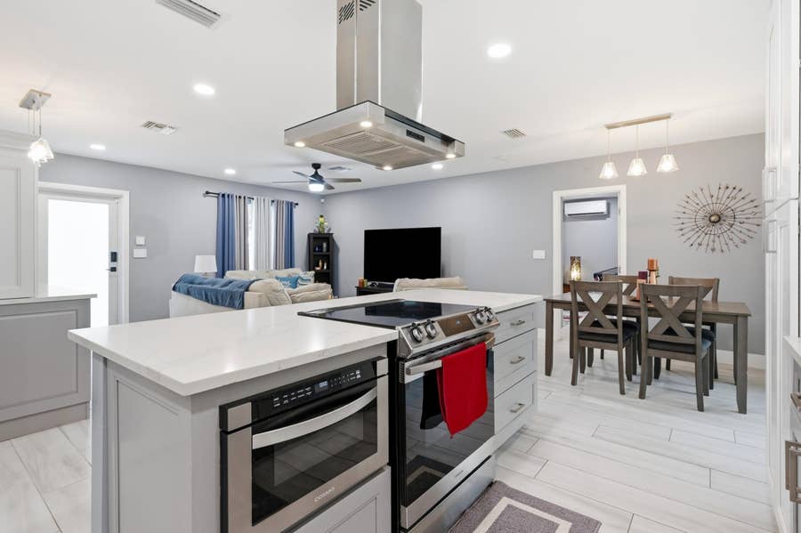 Property photo for 141 SE 8th Street, Pompano Beach, FL