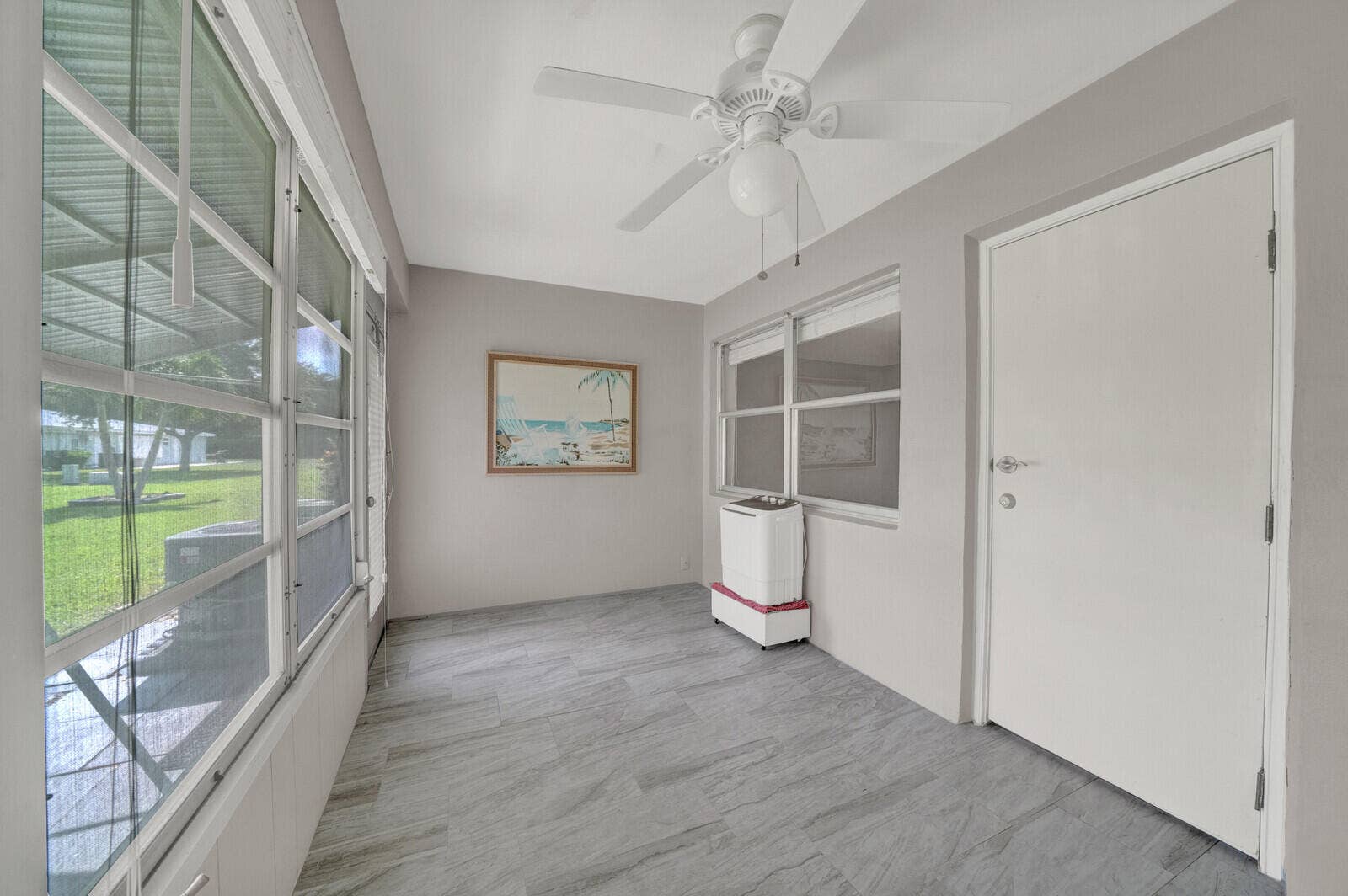 BONUS ROOM ENCLOSED