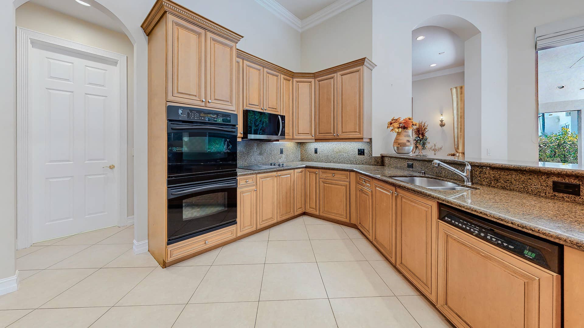 11065 Canary Island Court, Plantation, FL 33324 16-3016