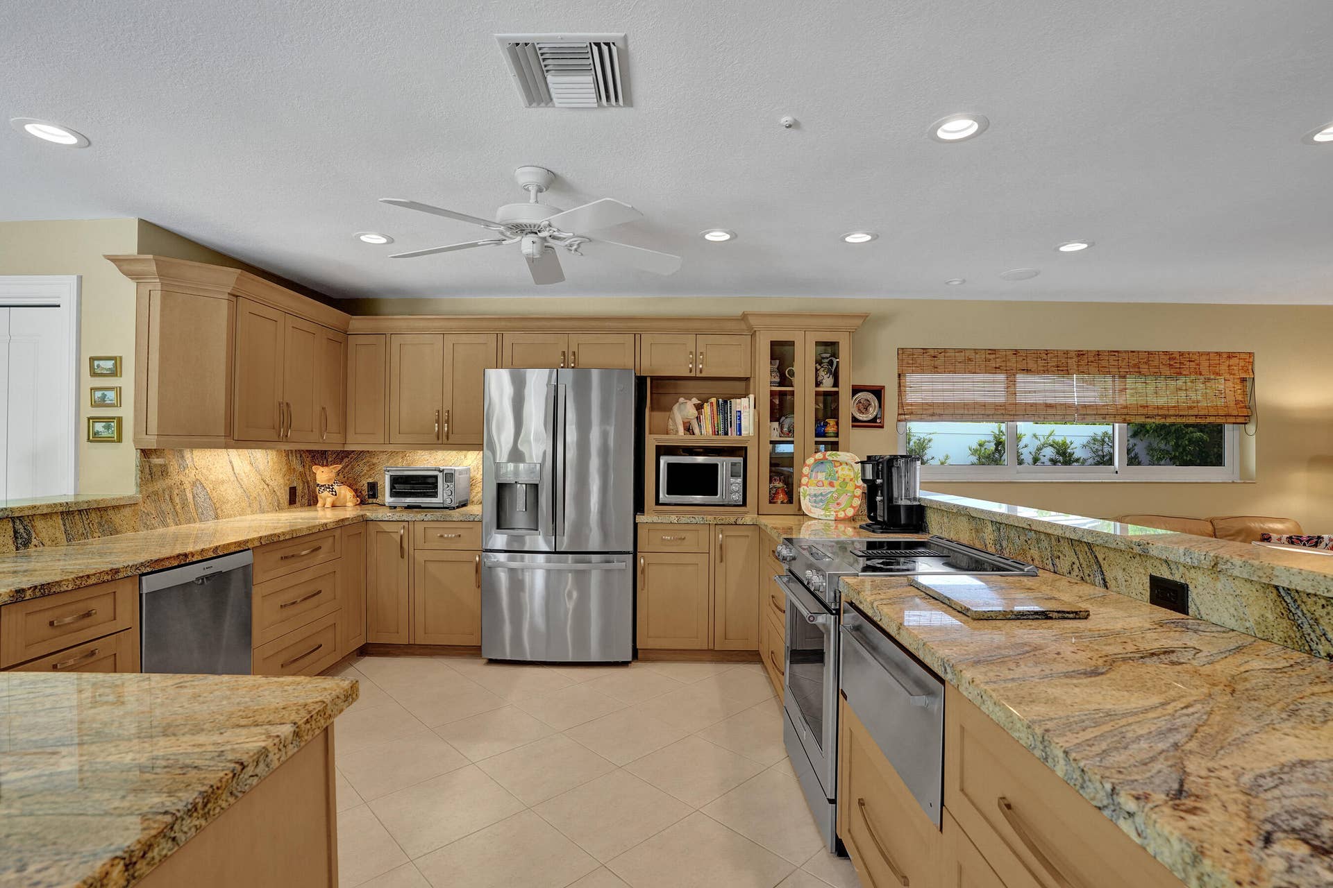 11 Tam O'shanter Lane, Fort Lauderdale, FL 33308 Large Kitchen