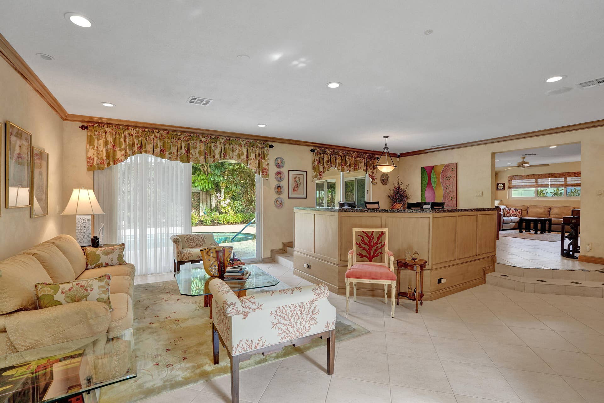 11 Tam O'shanter Lane, Fort Lauderdale, FL 33308 Open living room and dining area