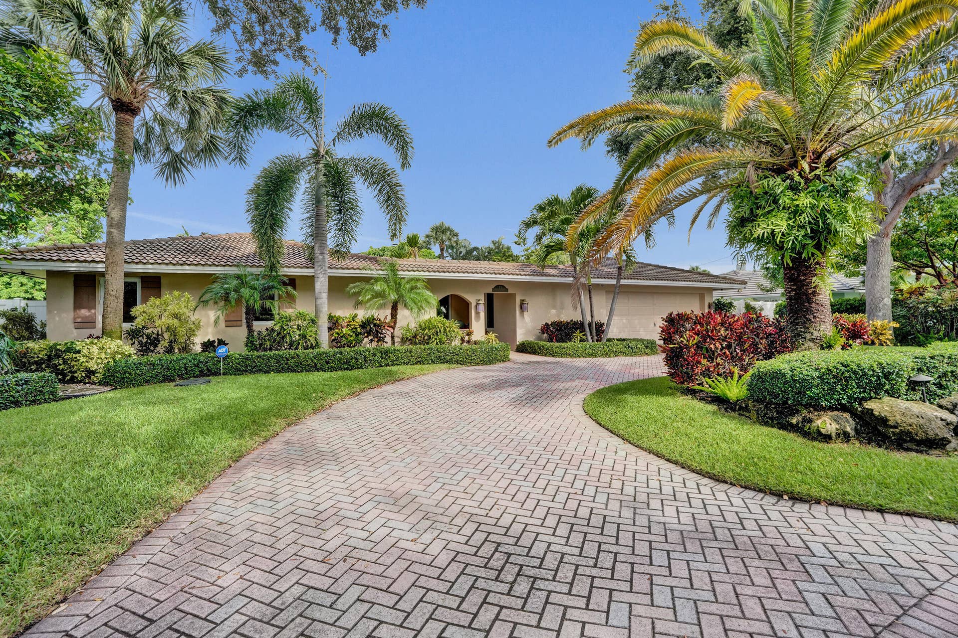 11 Tam O'shanter Lane, Fort Lauderdale, FL 33308 Front