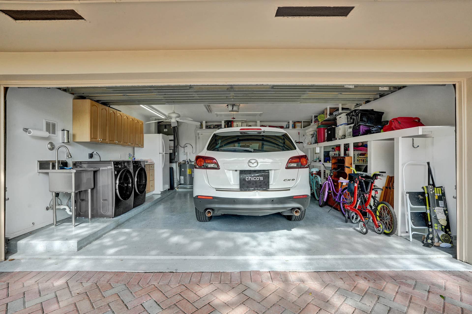 11 Tam O'shanter Lane, Fort Lauderdale, FL 33308 Garage. 14.5 ft width, not including step.